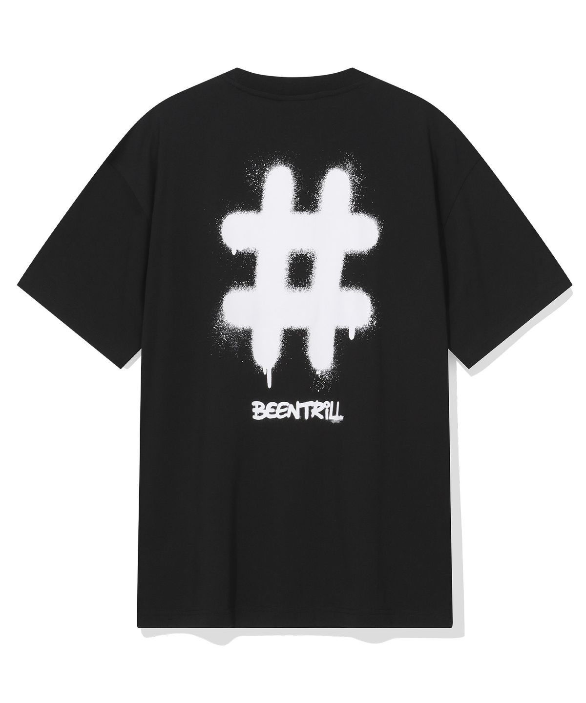 빈트릴(BEENTRILL) 스프레이 로고 티셔츠(블랙)