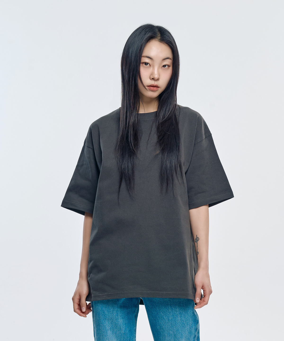 유나이티드 애슬(UNITED ATHLE) 9.1oz 헤비 듀티 반팔 티셔츠_다크 그레이