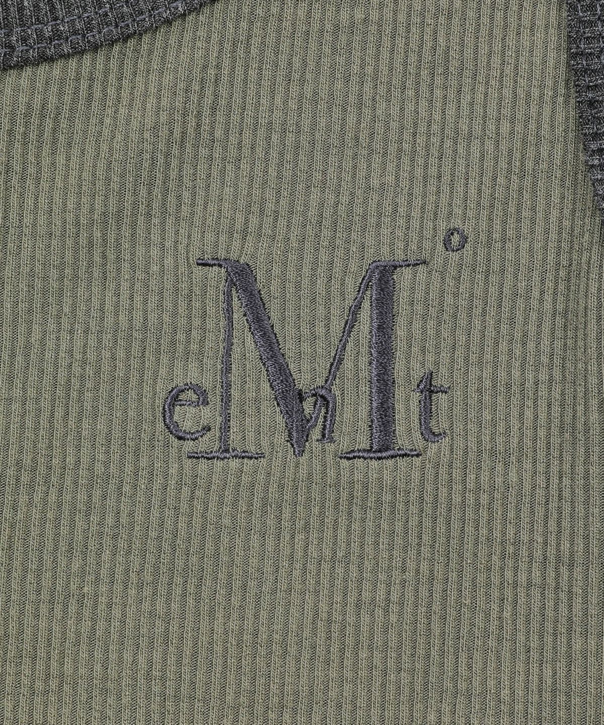 무센트(MUCENT) 컬러팝 배색 버튼 크롭 골지 나시 (6컬러)