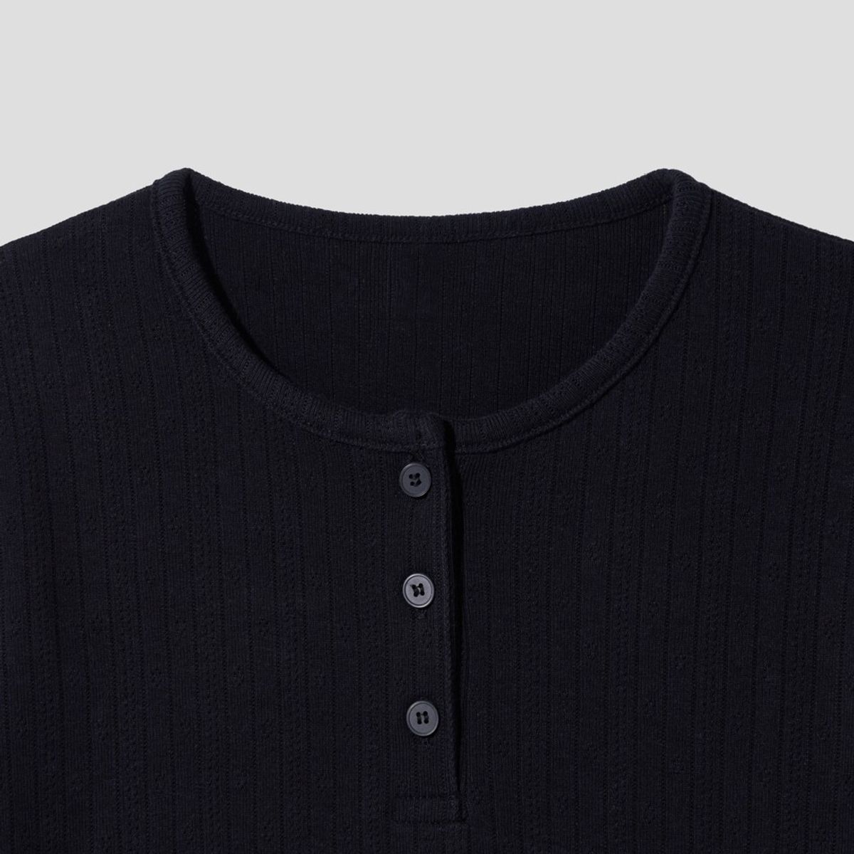 어텐즈(ATTENDS) Archie Punching Sleeve Top (Black)