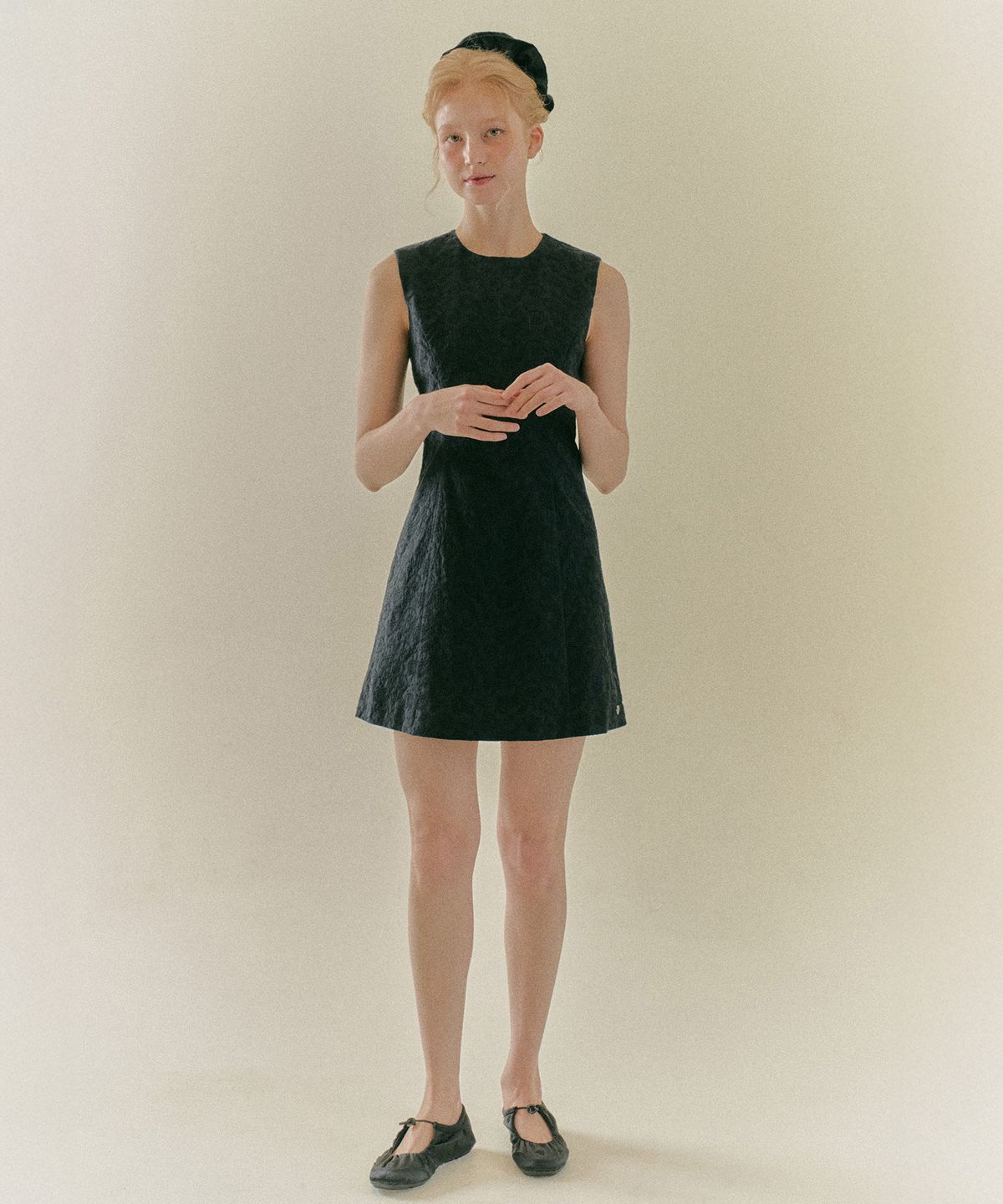 니나코스타(NINACOSTA) MINI PAISLEY EMBROIDERY DRESS_Black