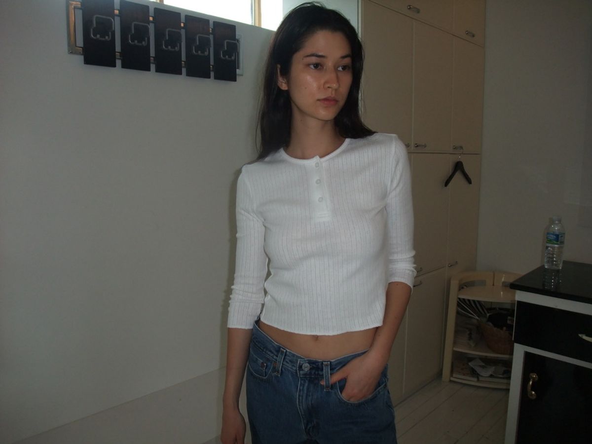 어텐즈(ATTENDS) Archie Punching Sleeve Top (White)