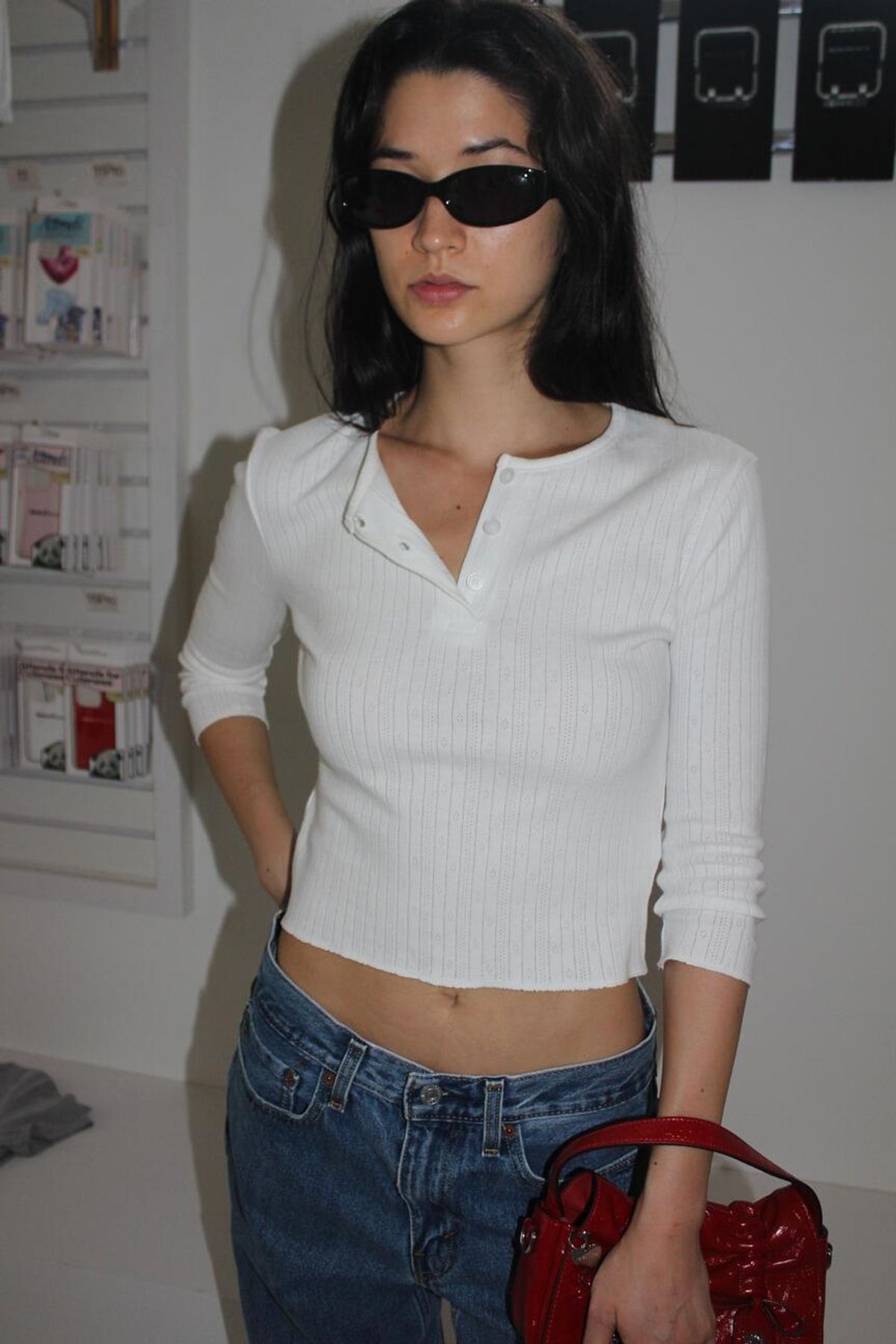 어텐즈(ATTENDS) Archie Punching Sleeve Top (White)