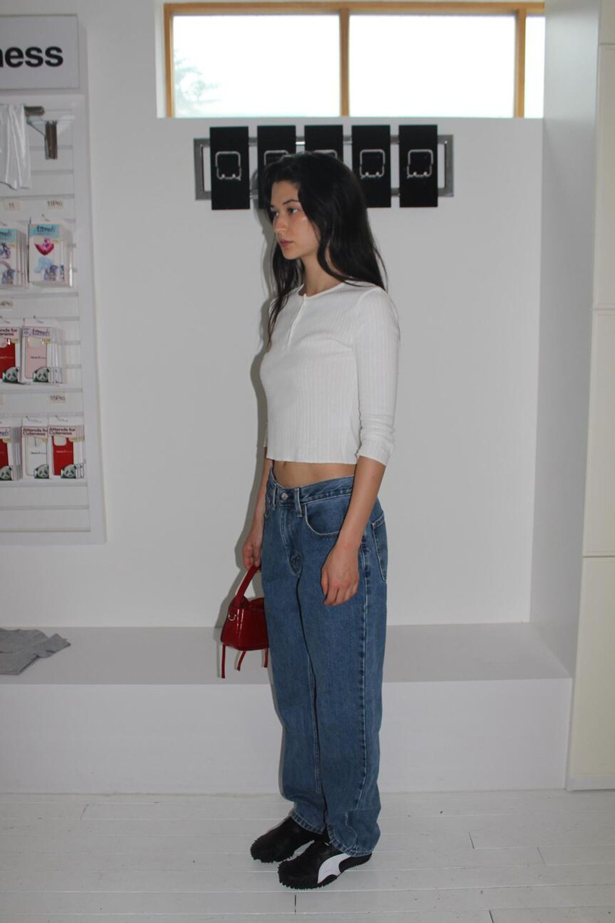 어텐즈(ATTENDS) Archie Punching Sleeve Top (White)