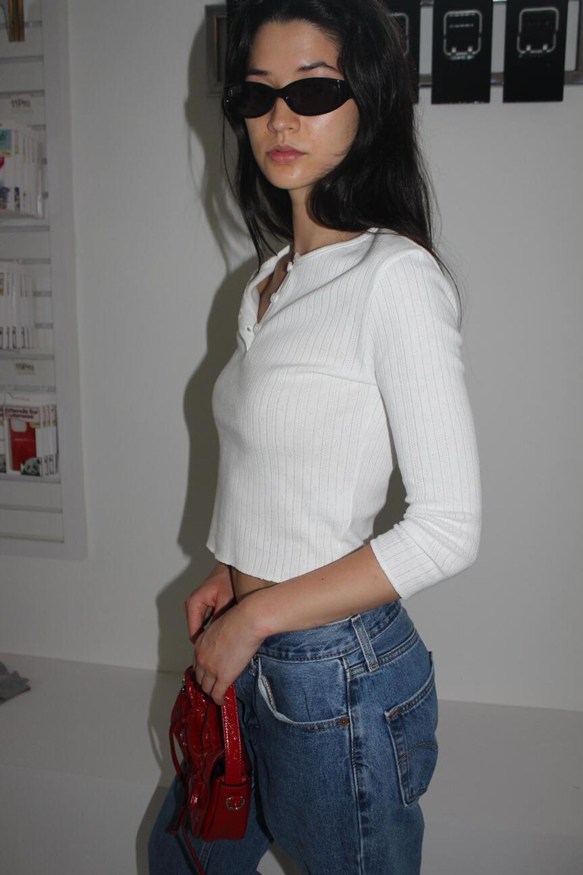 어텐즈(ATTENDS) Archie Punching Sleeve Top (White)