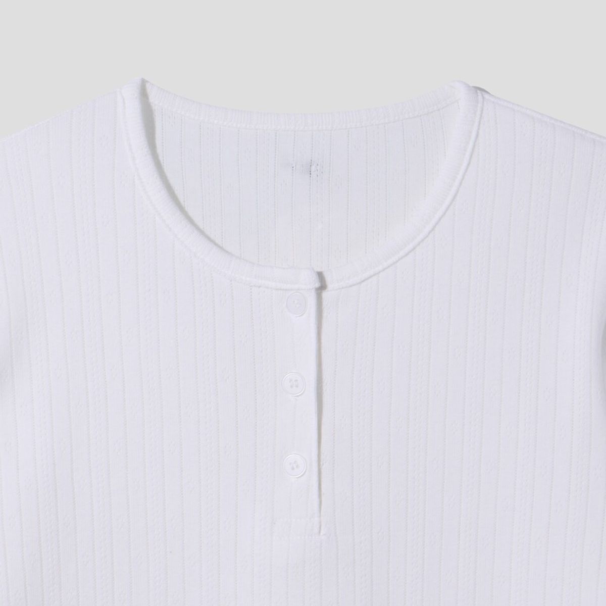 어텐즈(ATTENDS) Archie Punching Sleeve Top (White)