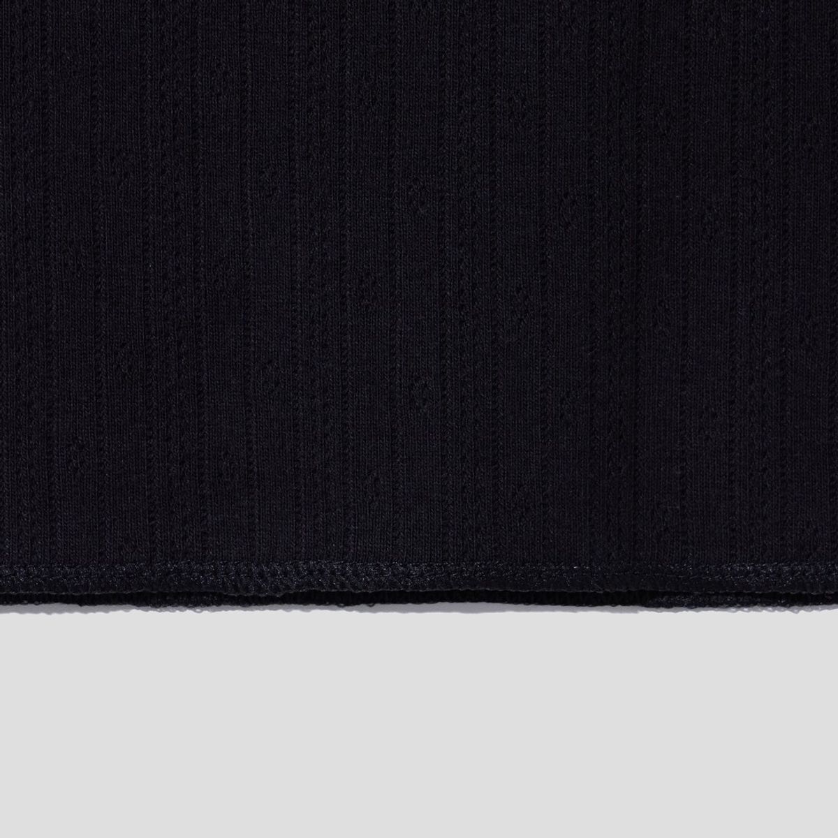어텐즈(ATTENDS) Archie Punching Tank Top (Black)