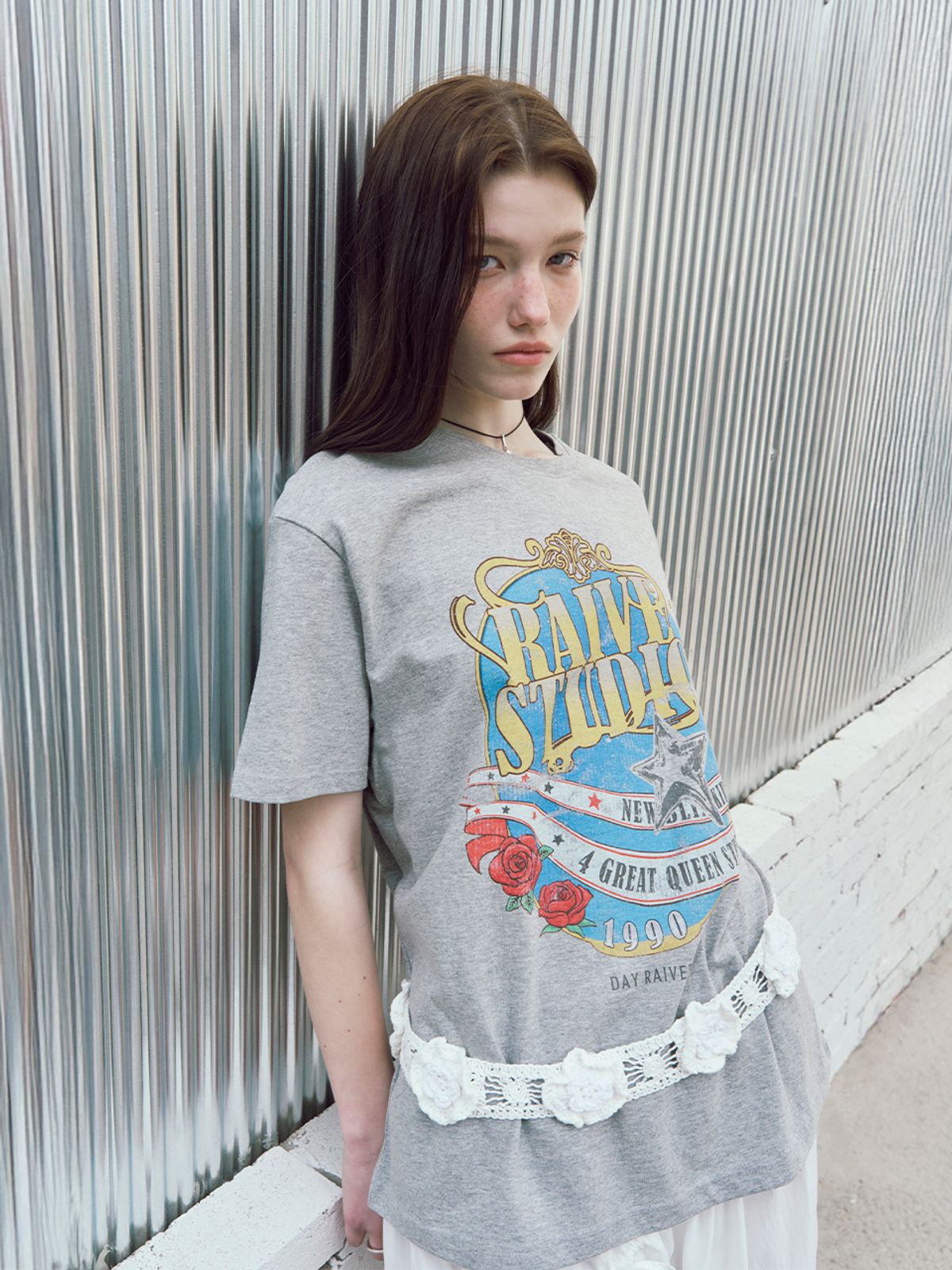 레이브(RAIVE) Crown Raive Graphic T-shirt VW5ME601_3color