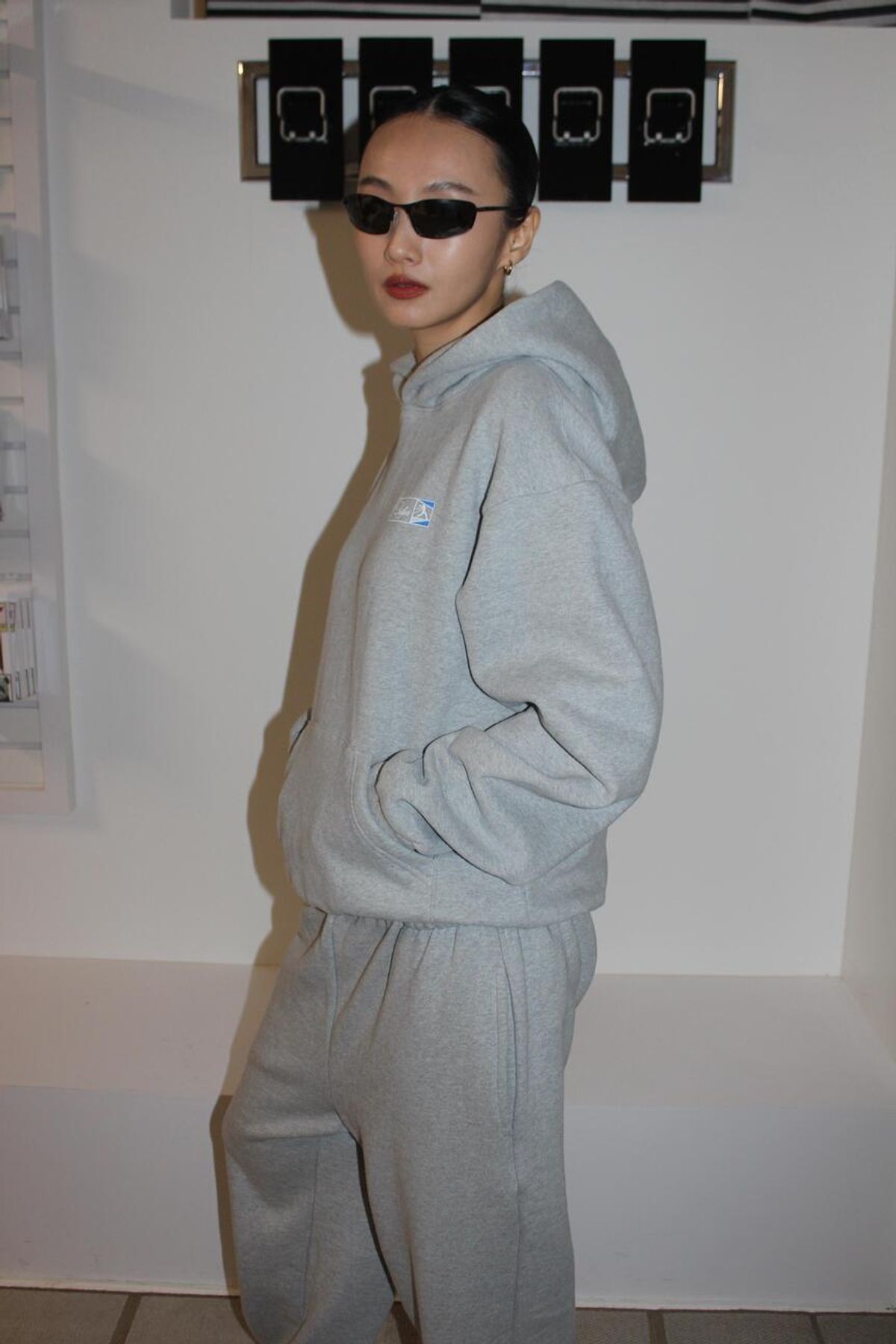 어텐즈(ATTENDS) Limitless attends hood (Gray)
