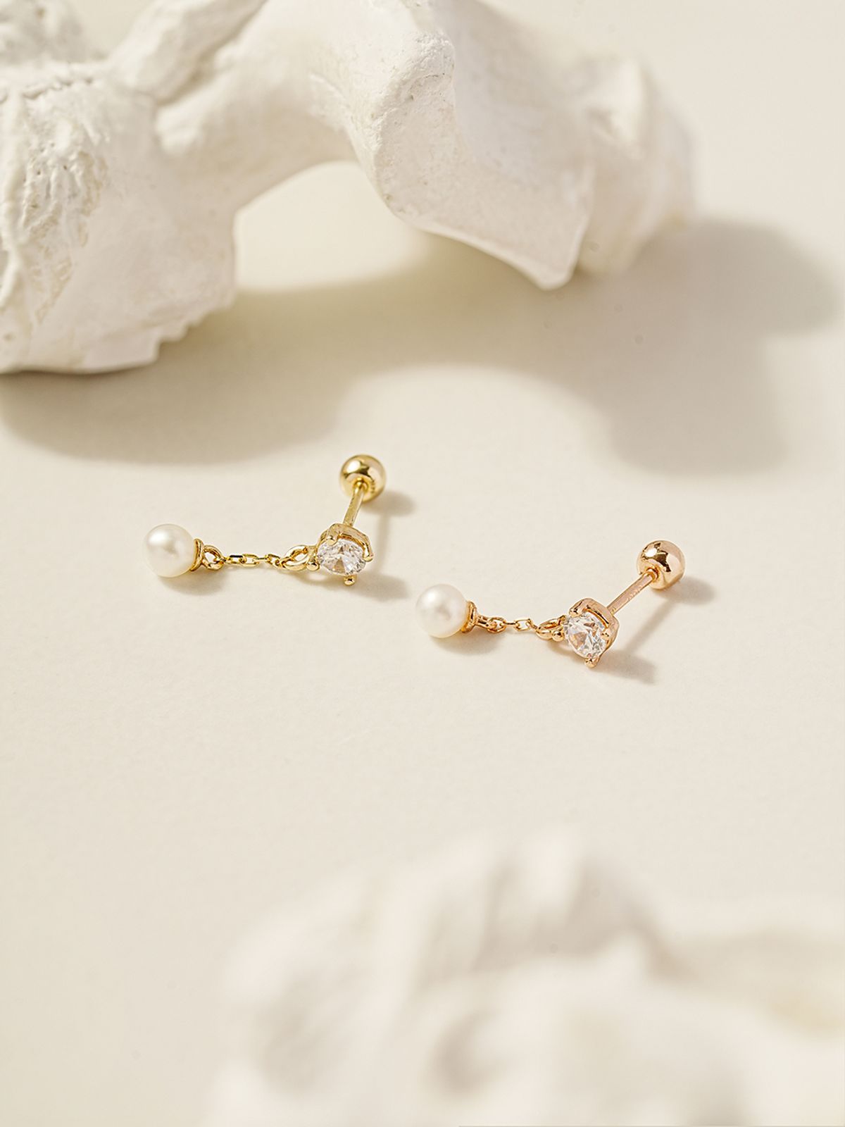 미니멀피어싱(MINIMALPIERCING) 14K 포인트 큐빅 담수진주 드롭 피어싱 귀걸이