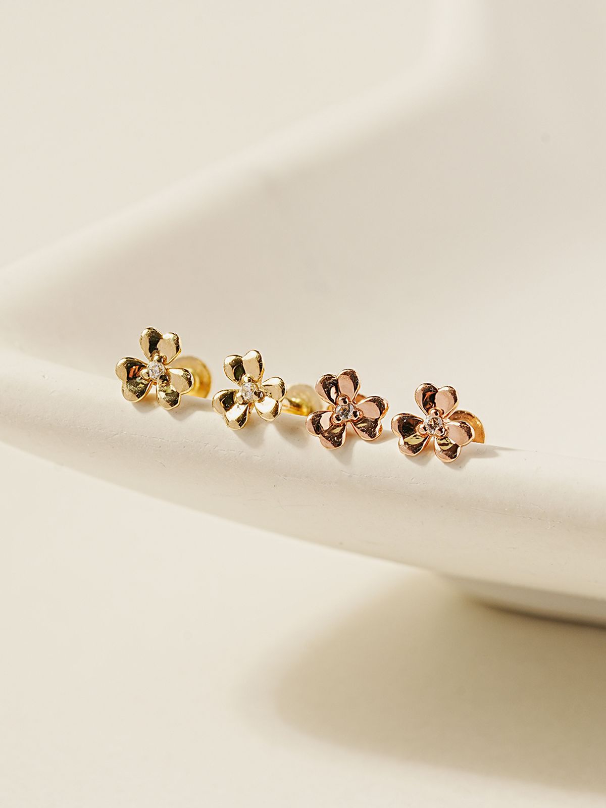 미니멀피어싱(MINIMALPIERCING) 14K 인터널 미니 세잎클로버 라블렛 피어싱
