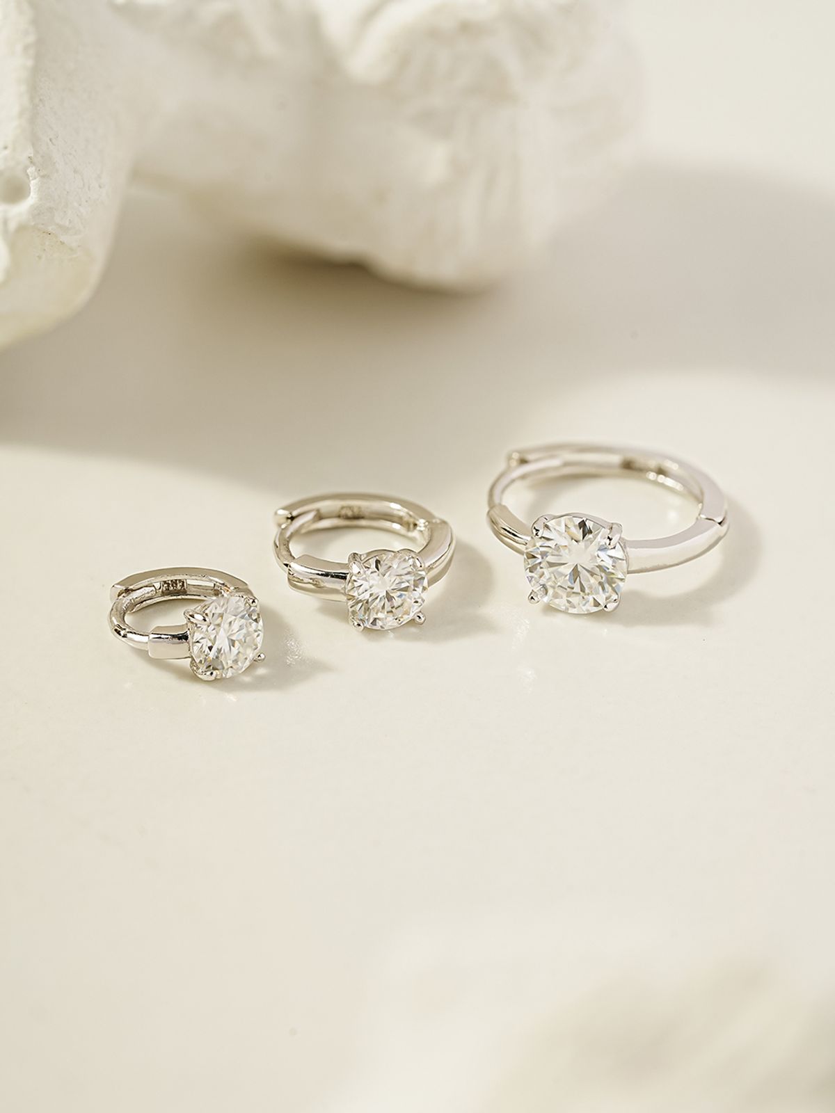 미니멀피어싱(MINIMALPIERCING) 14K 18K 모이사나이트 다이아 연골 원터치 귀걸이