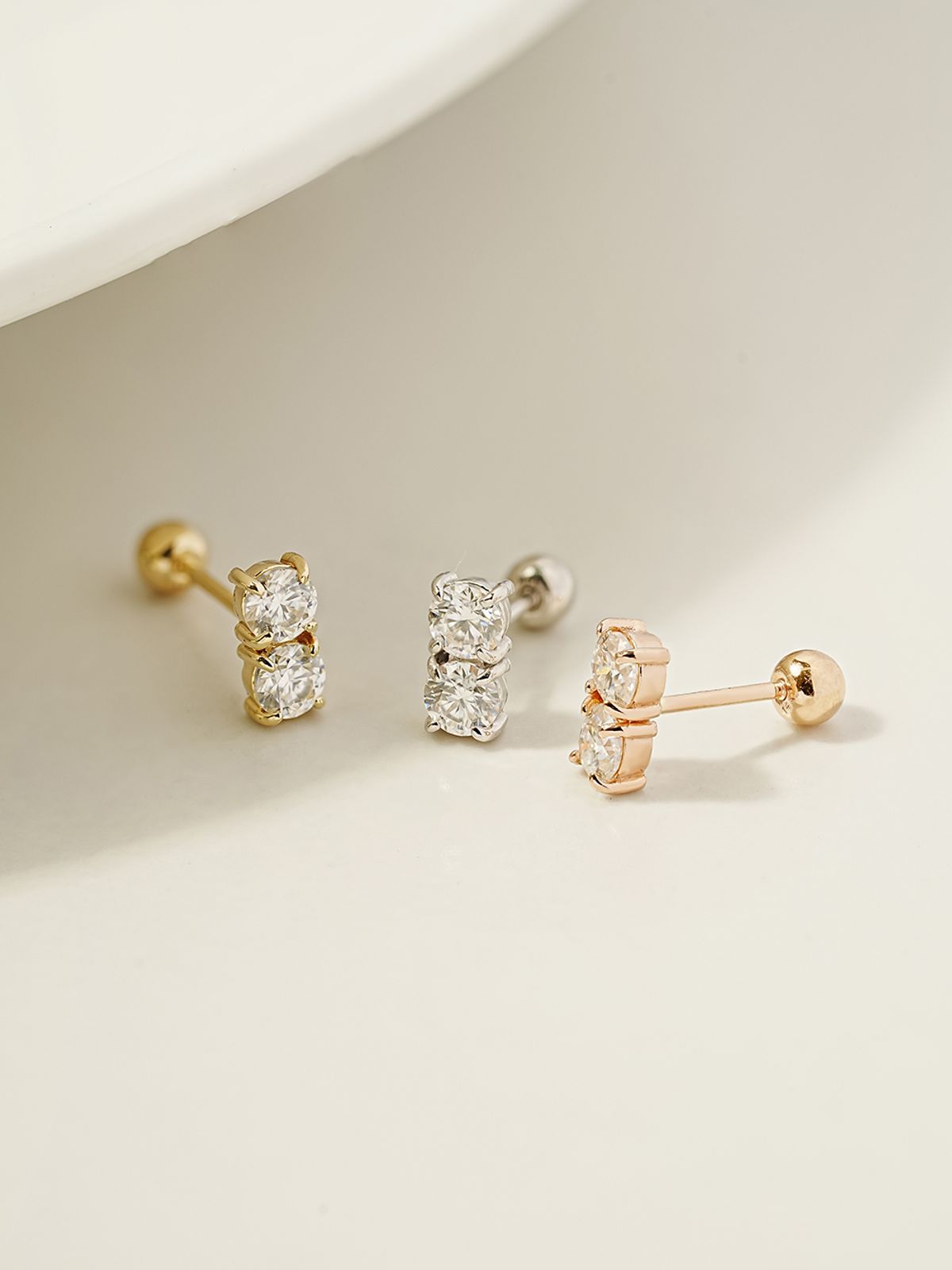미니멀피어싱(MINIMALPIERCING) 14K 모이사나이트 다이아 더블 피어싱 귀걸이