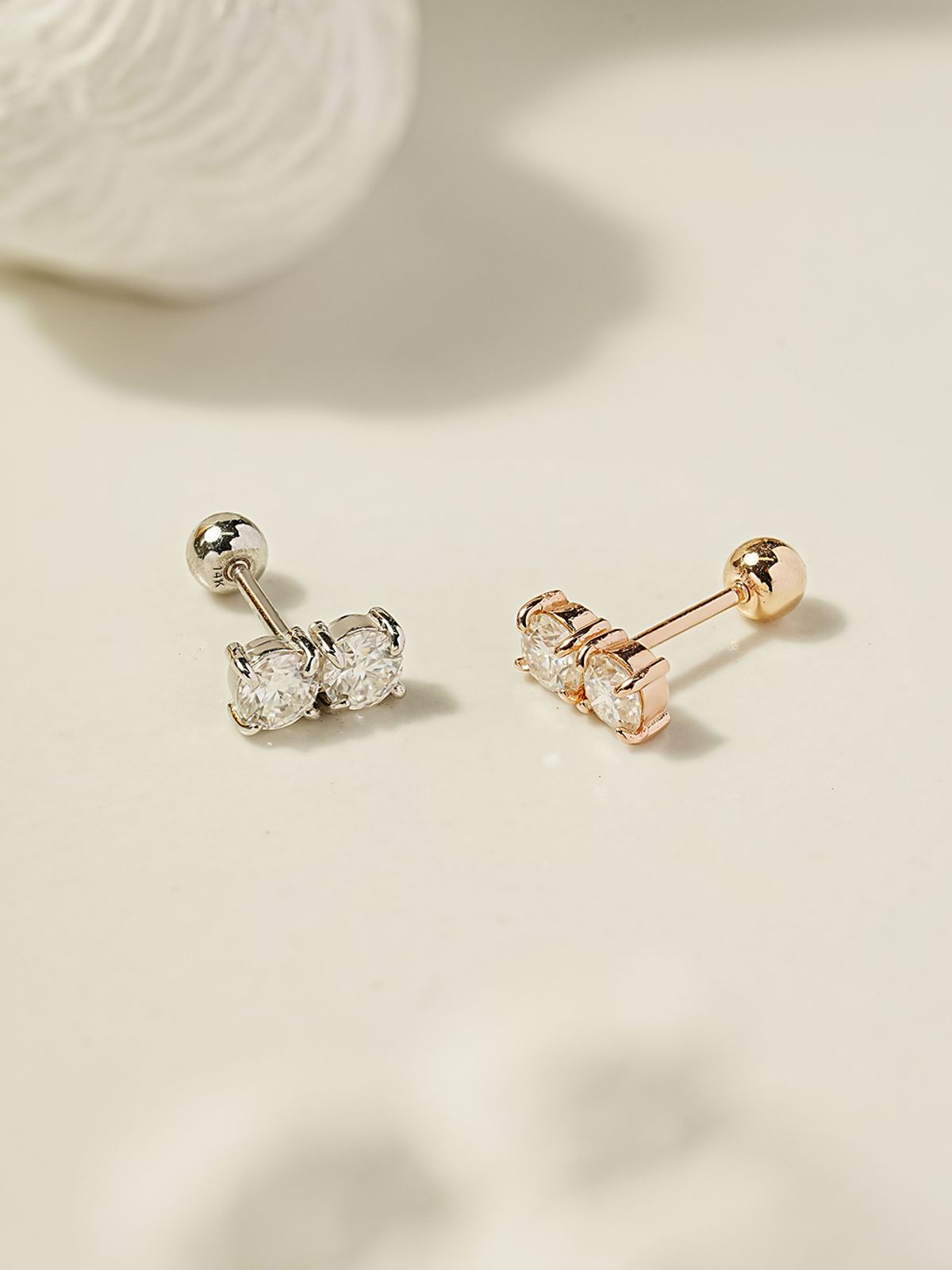 미니멀피어싱(MINIMALPIERCING) 14K 모이사나이트 다이아 더블 피어싱 귀걸이