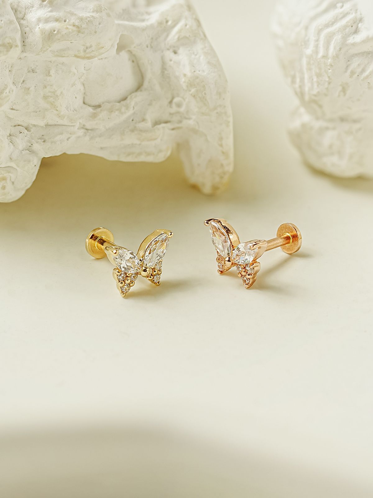 미니멀피어싱(MINIMALPIERCING) 14K 인터널 샤인 큐빅 나비 라블렛 피어싱