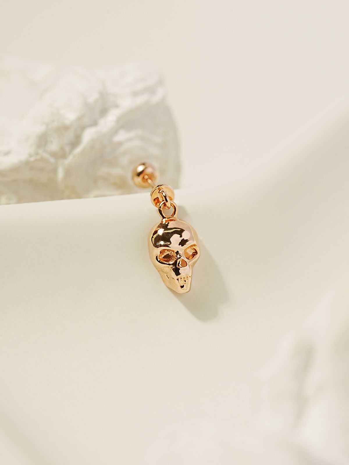 미니멀피어싱(MINIMALPIERCING) 14K 해골 드롭 피어싱 귀걸이