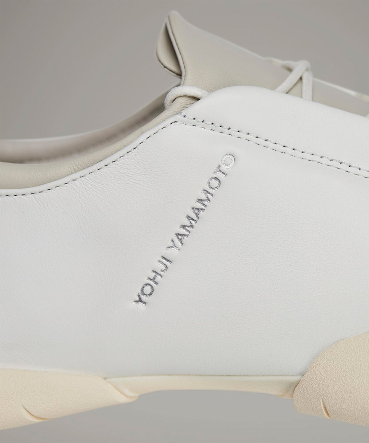 와이쓰리(Y-3) Y-3 REGU - 코어화이트 / JS1117