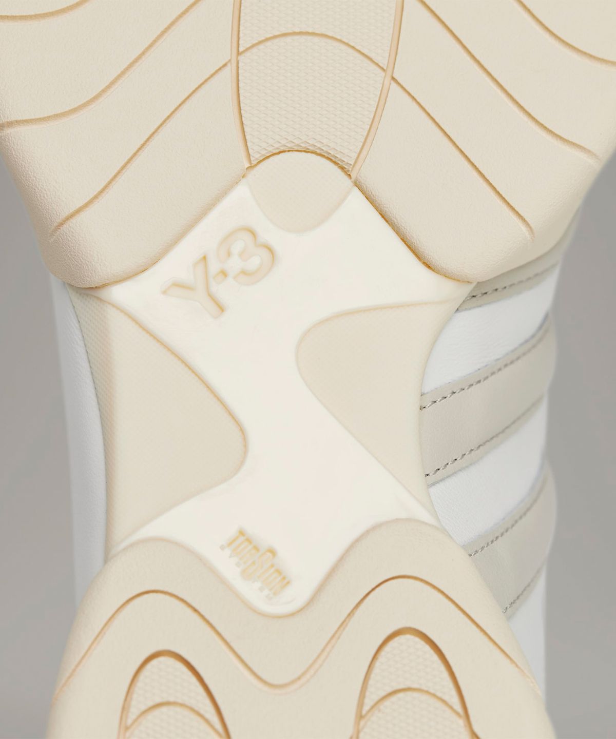 와이쓰리(Y-3) Y-3 REGU - 코어화이트 / JS1117