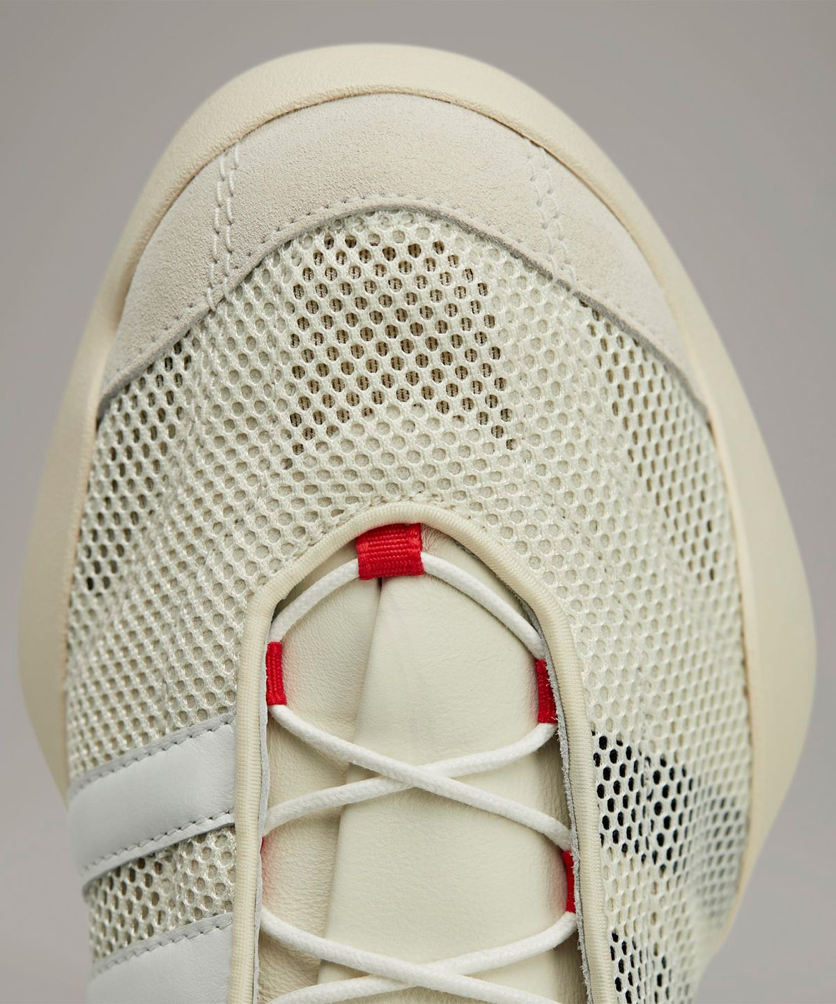 와이쓰리(Y-3) Y-3 REGU - 크림화이트:레드 / JQ2429