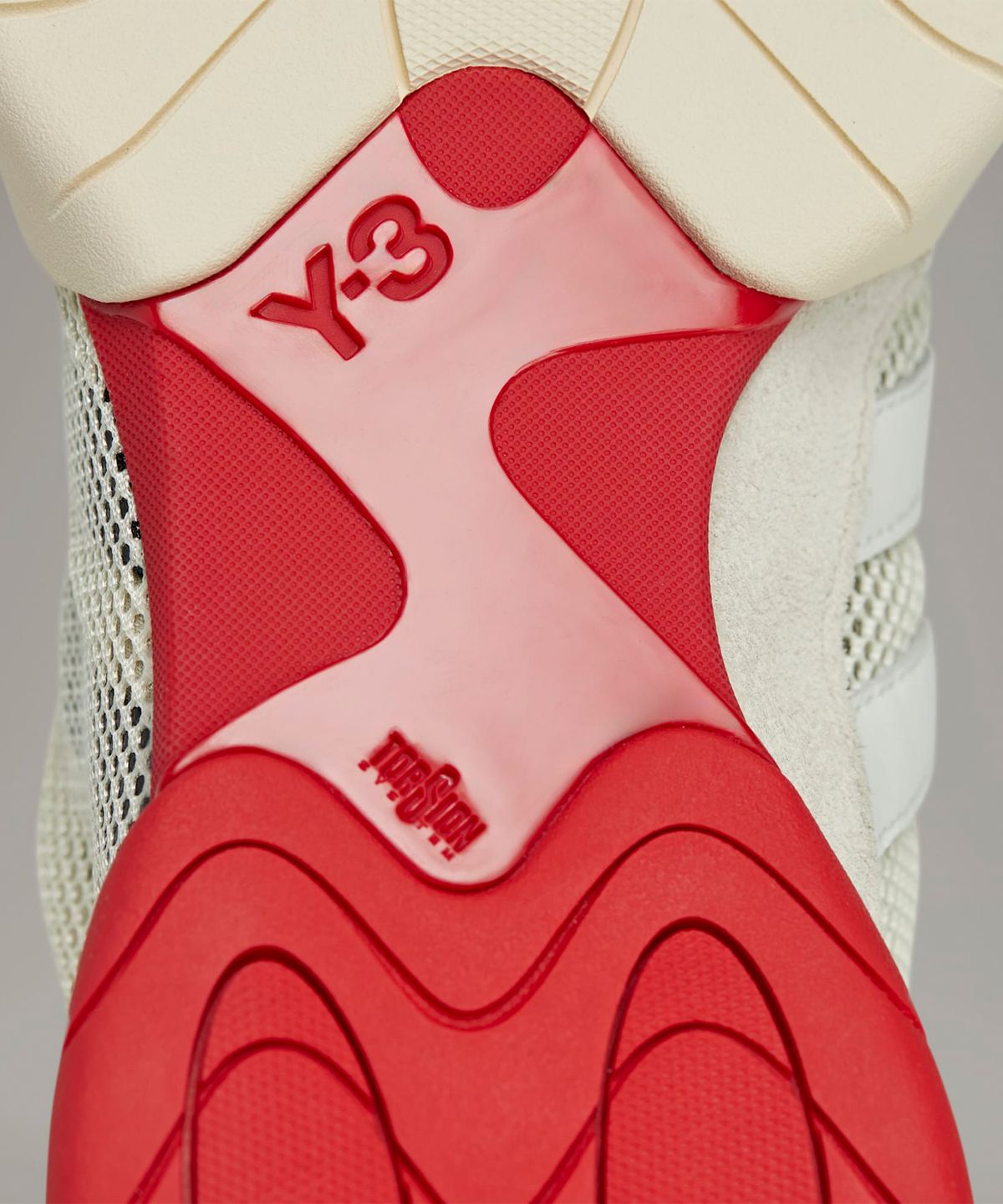 와이쓰리(Y-3) Y-3 REGU - 크림화이트:레드 / JQ2429