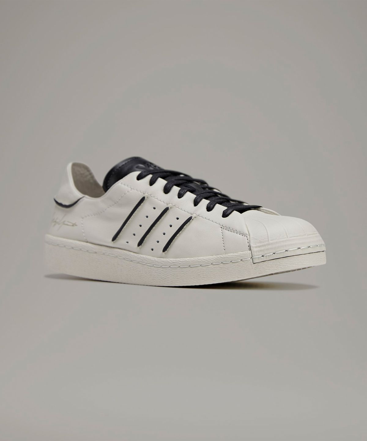 와이쓰리(Y-3) Y-3 슈퍼스타 - 탈크 / JS0576