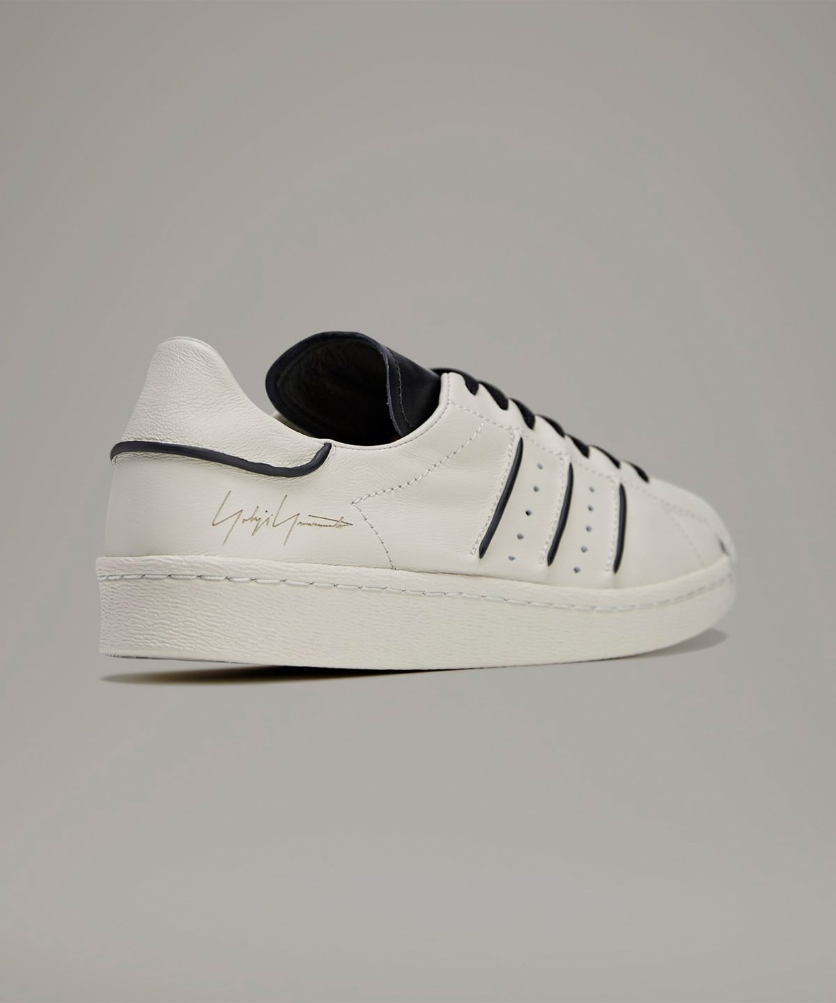 와이쓰리(Y-3) Y-3 슈퍼스타 - 탈크 / JS0576