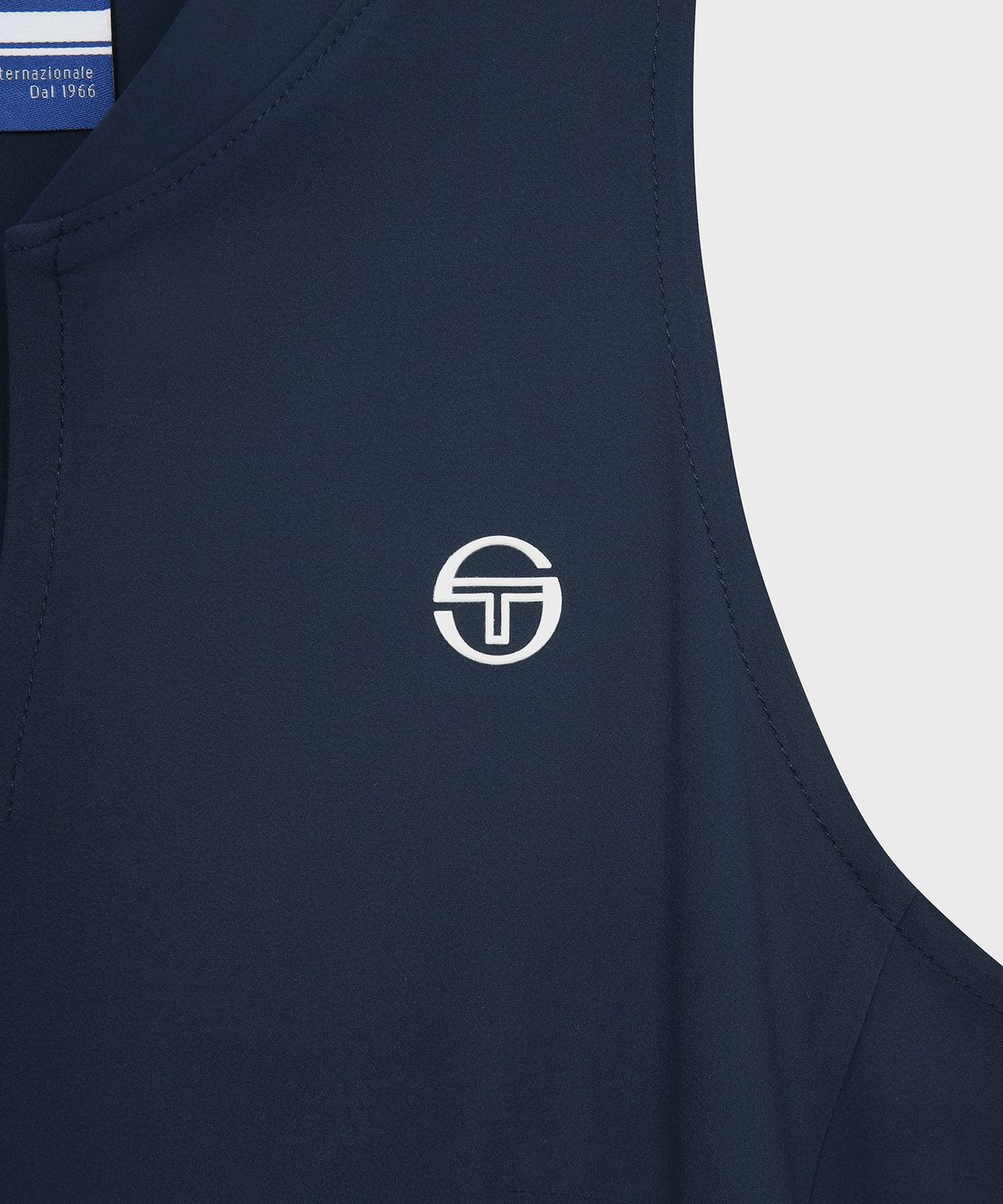 세르지오 타키니(SERGIO TACCHINI) W 우븐 플리츠 슬리브리스 드레스 (Navy)