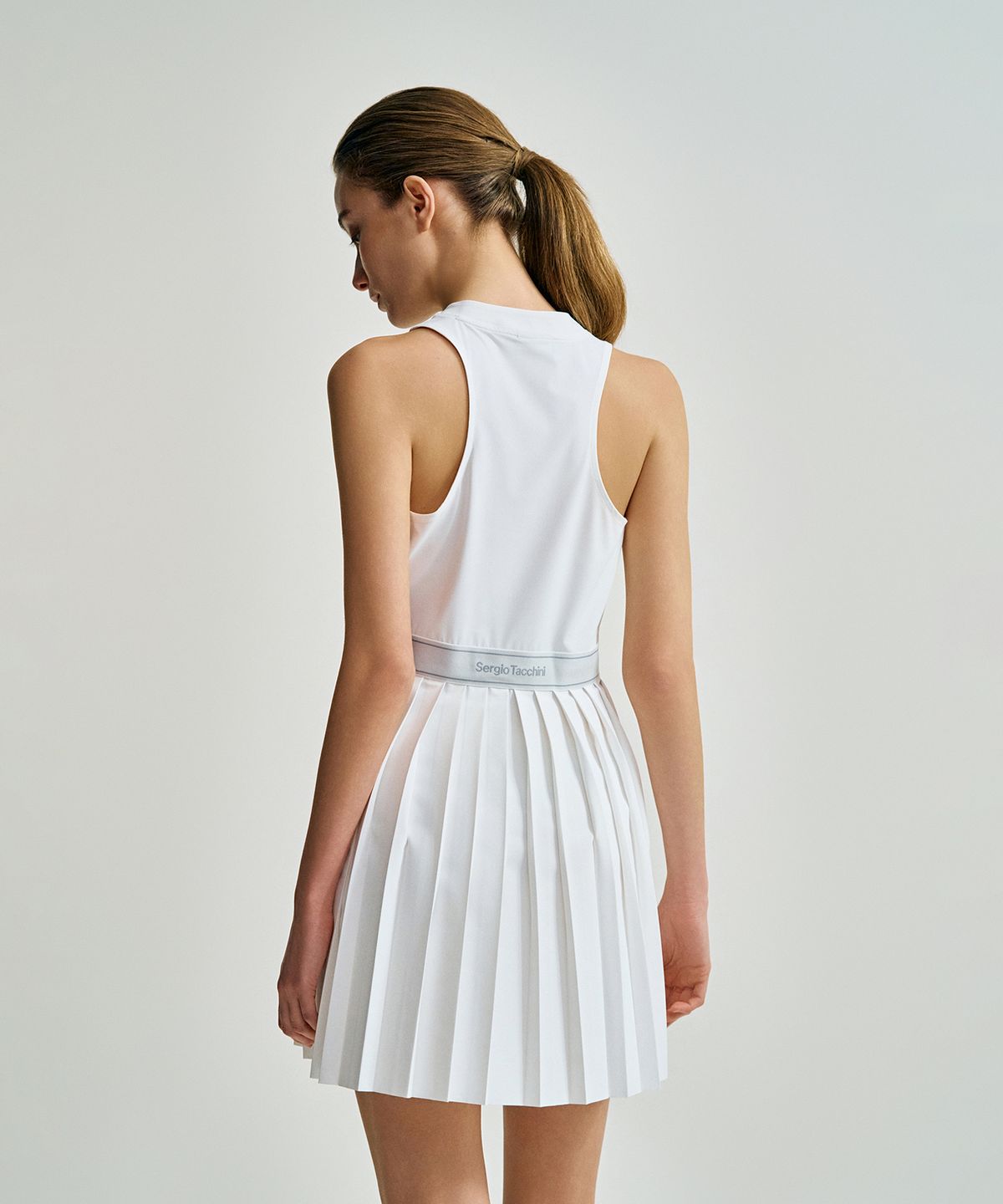 세르지오 타키니(SERGIO TACCHINI) W 우븐 플리츠 슬리브리스 드레스 (White)