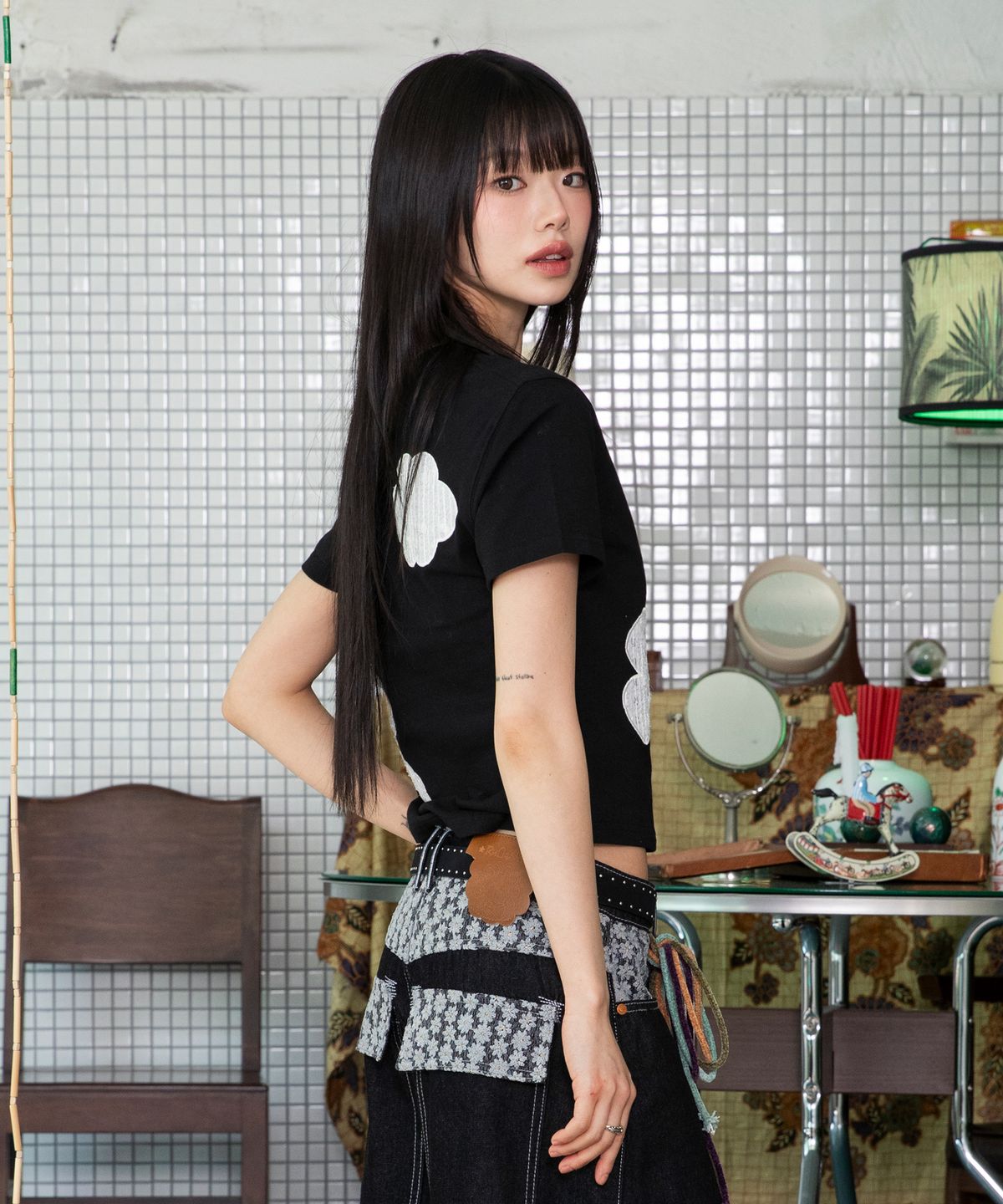 루나키후(RuNaKi'Hu') WXT043 솜사탕 레이스 아플리케 반팔 티셔츠 (BLACK)