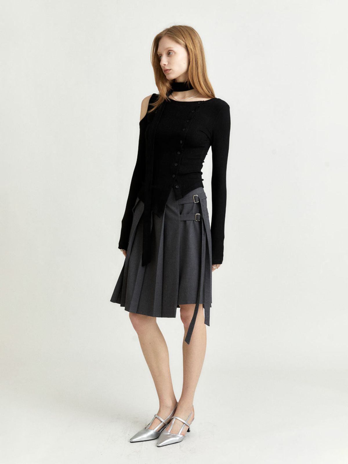 뮤제(MUSEE) VIENNE Unbalanced Cut-Out Detail Knitted Cardigan_Black