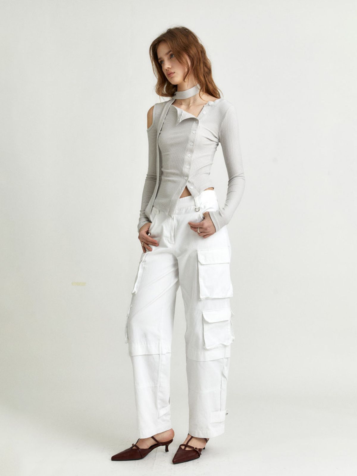 뮤제(MUSEE) VIENNE Unbalanced Cut-Out Detail Knitted Cardigan_Gray