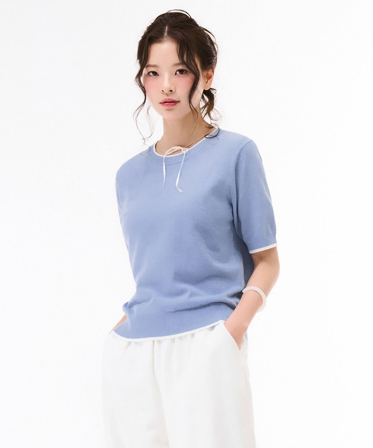 체이스컬트(CHASECULT) 여성 크루넥 팁배색 스웨터-스카이블루