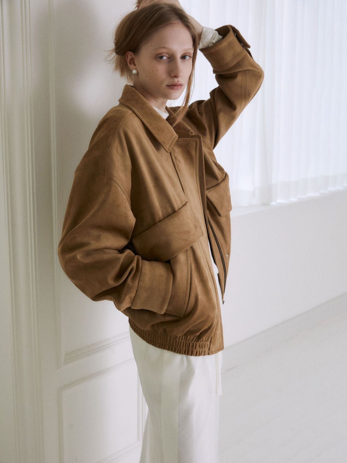 뮤제(MUSEE) FINALE Suede Bomber Jacket_Mocha Mousse