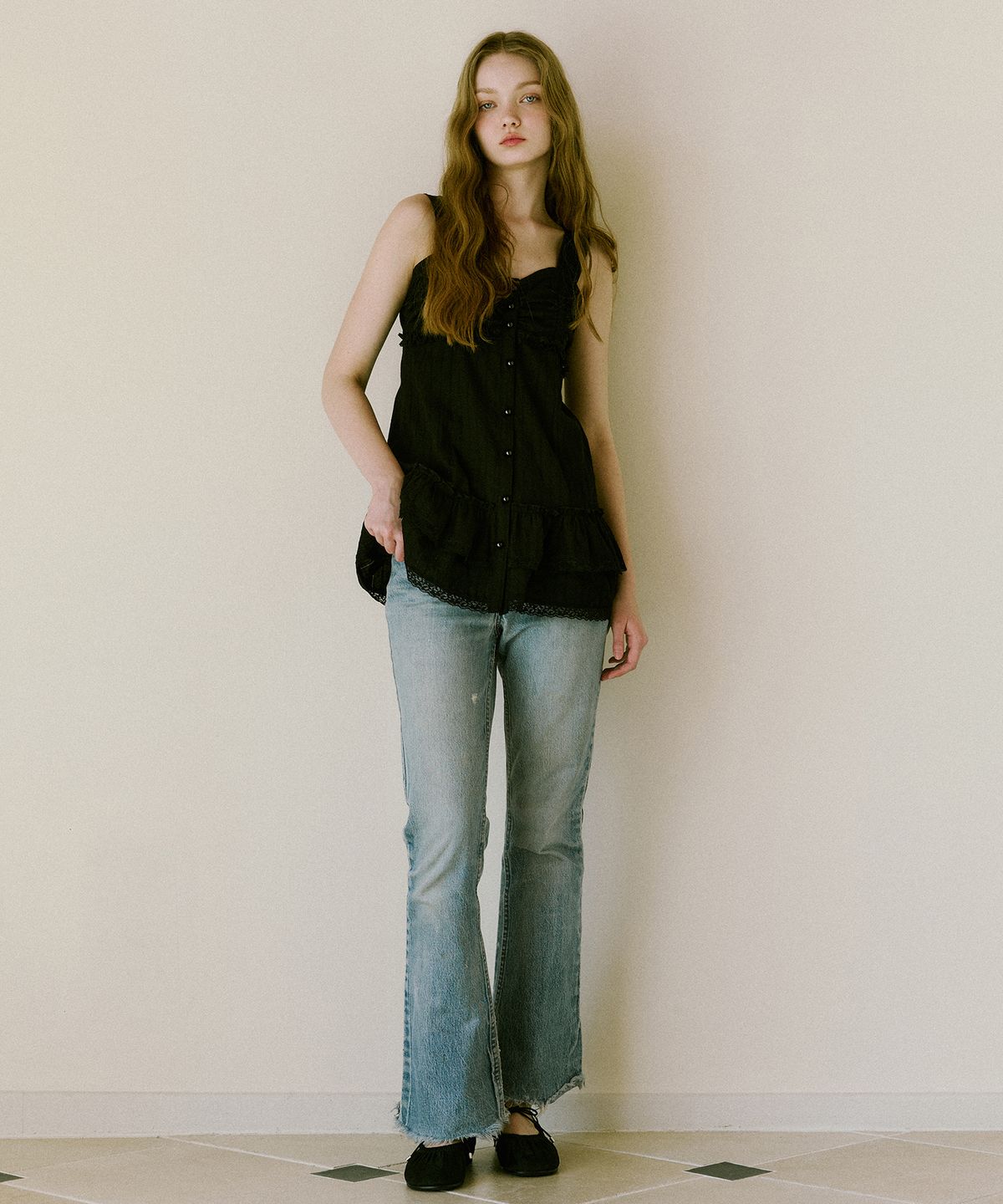 그린버터(GREENBUTTER) Lace Clear Ball Sleeveless (Black)