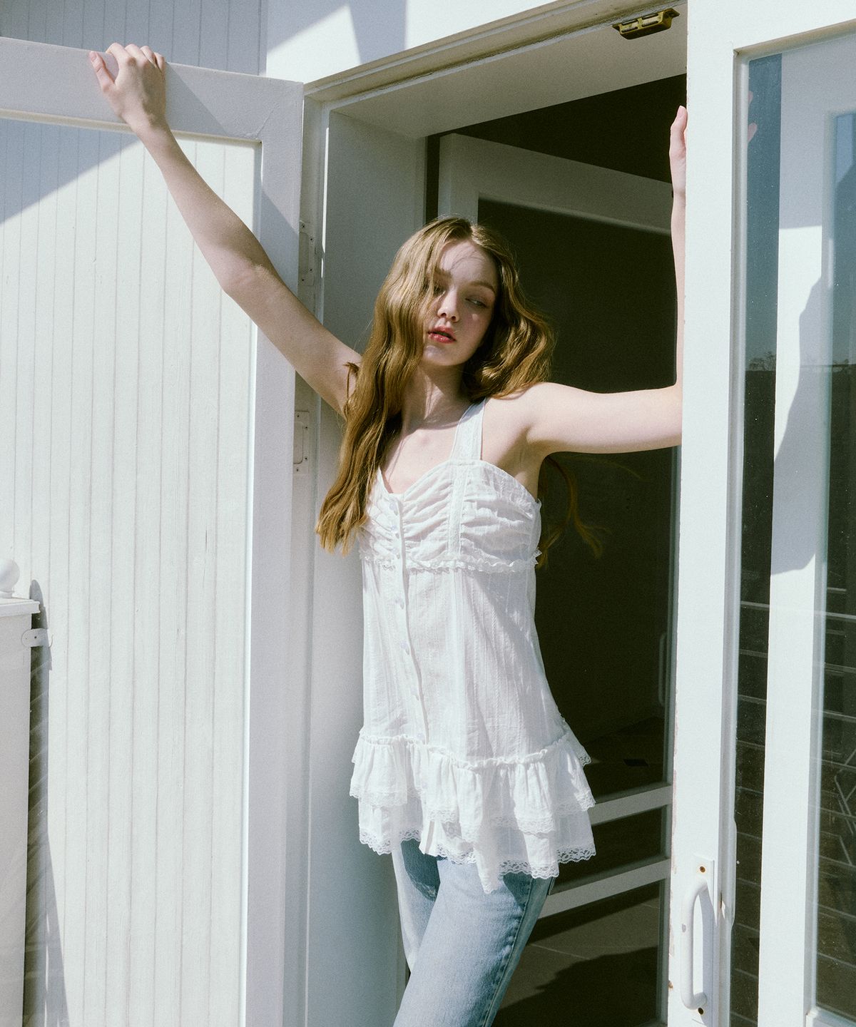그린버터(GREENBUTTER) Lace Clear Ball Sleeveless (Ivory)
