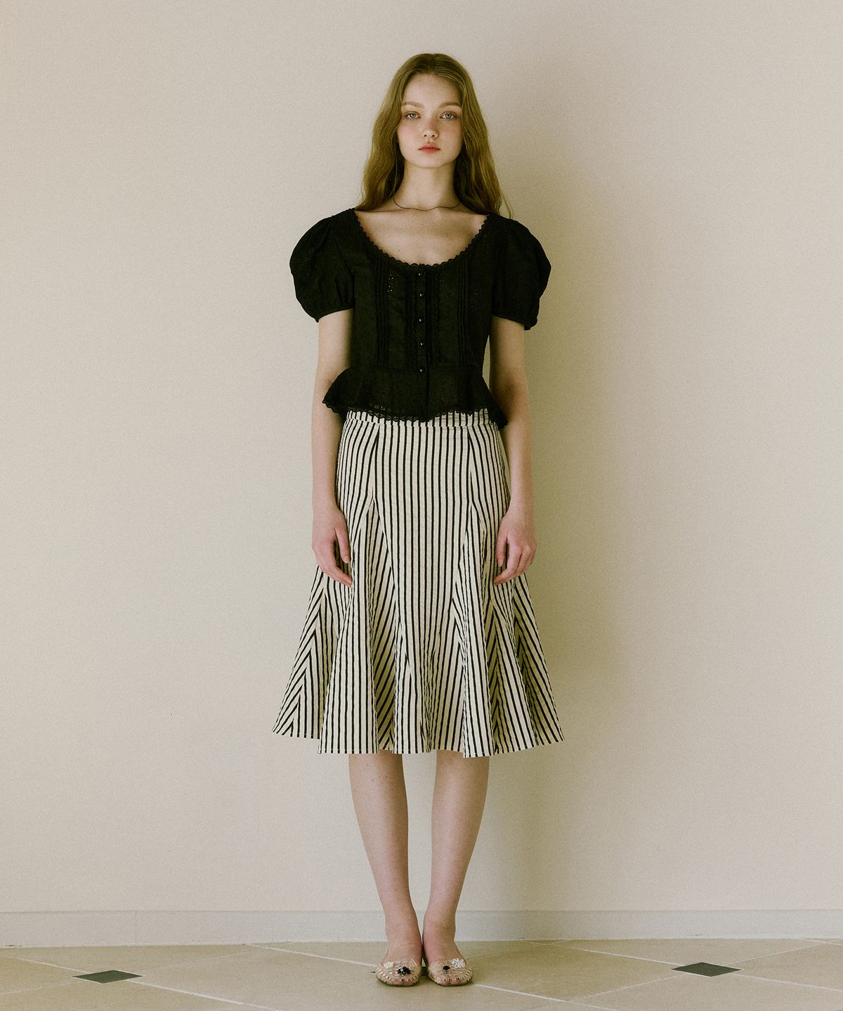 그린버터(GREENBUTTER) Flare Stripe Skirt (Black)