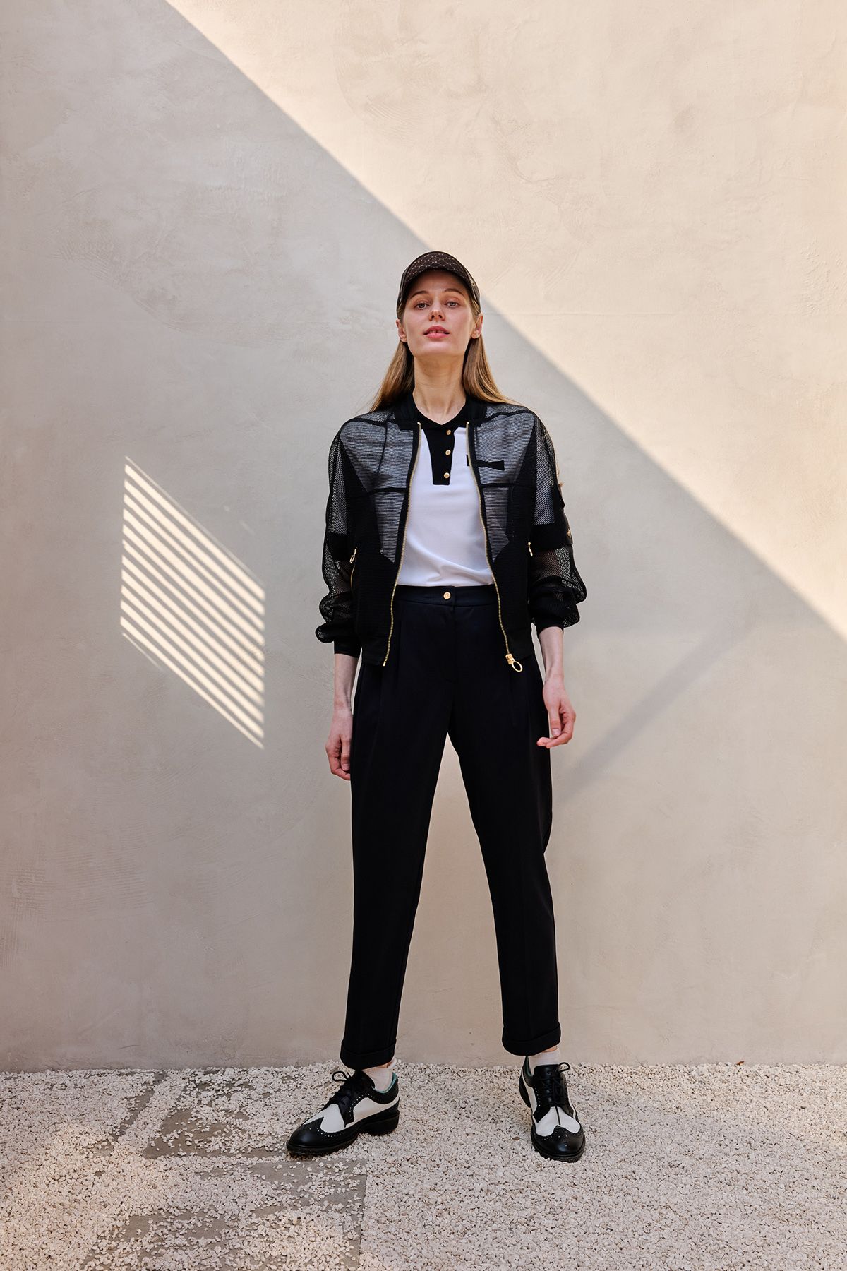에이오더블유(AOW) COOL TOUCH TUCK PANTS