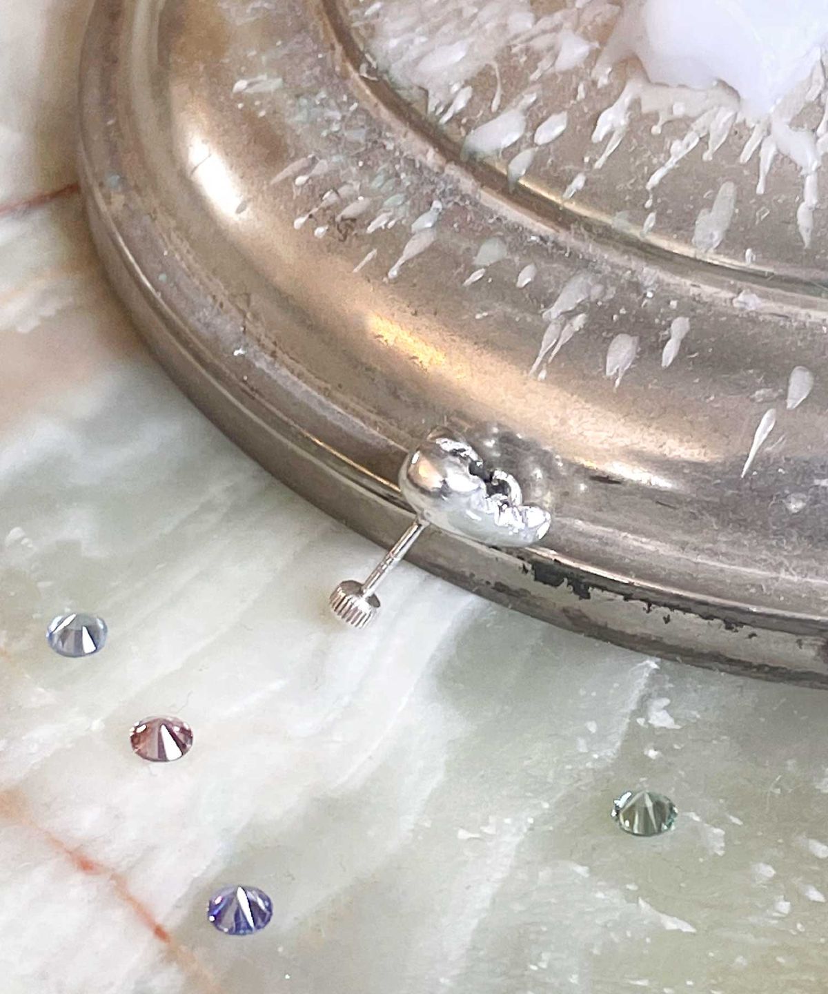 펄시(PERSY) HEART IN BLACK SPINEL PIERCING