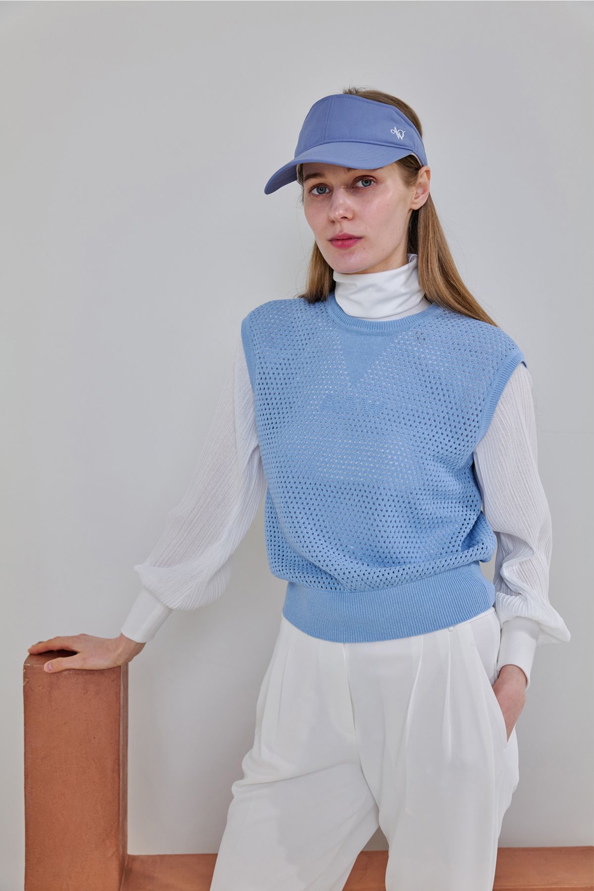 에이오더블유(AOW) ALLOVER MASH KNIT VEST