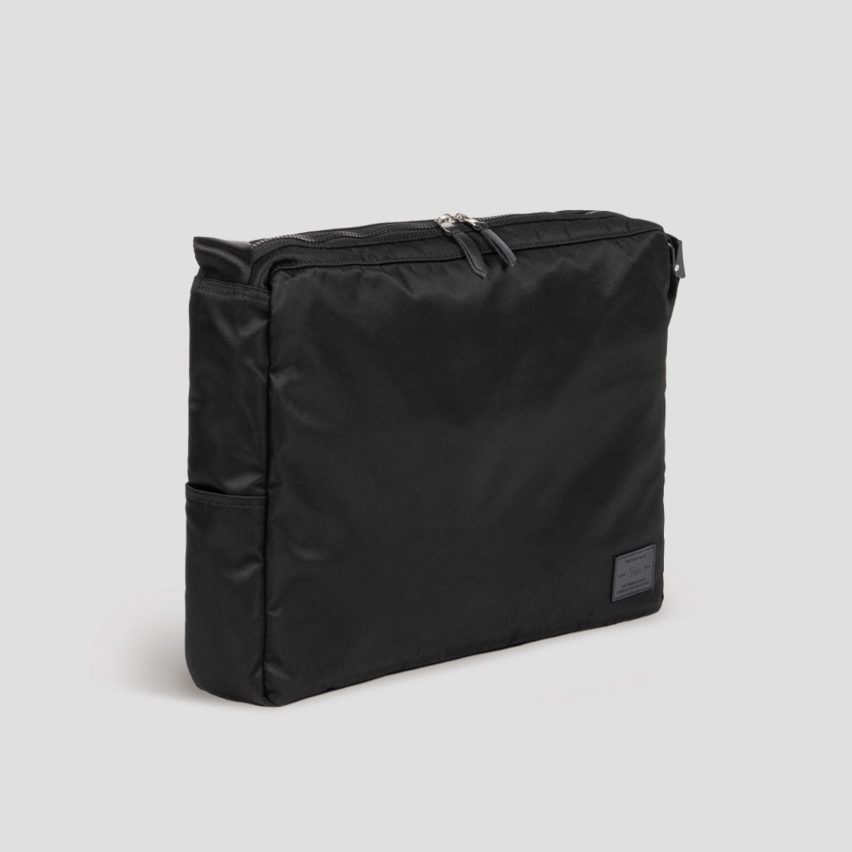 티알브이알(TRVR) Staple Easy Cross L Black