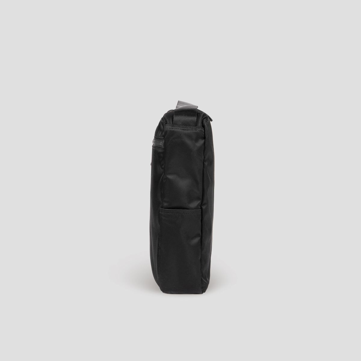 티알브이알(TRVR) Staple Easy Cross L Black