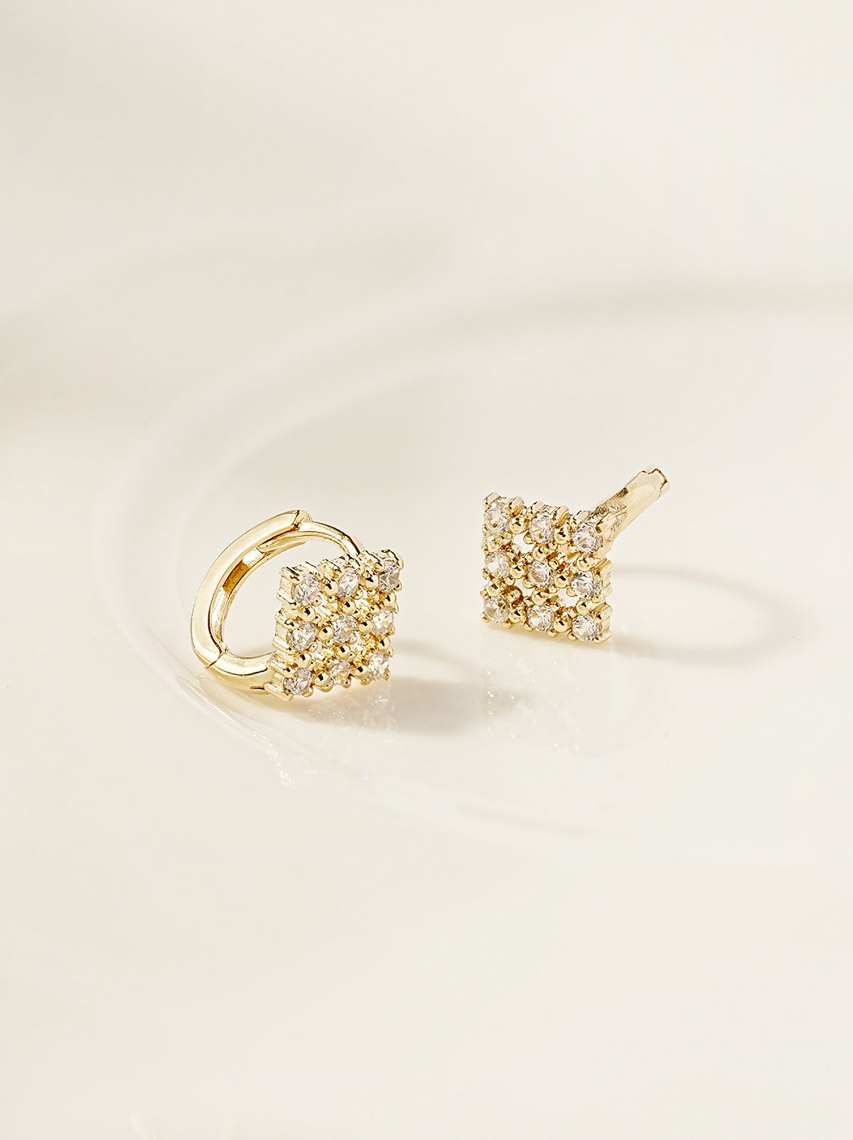 미니멀피어싱(MINIMALPIERCING) 14K 18K 크리스탈 스퀘어 큐빅 원터치 링 귀걸이