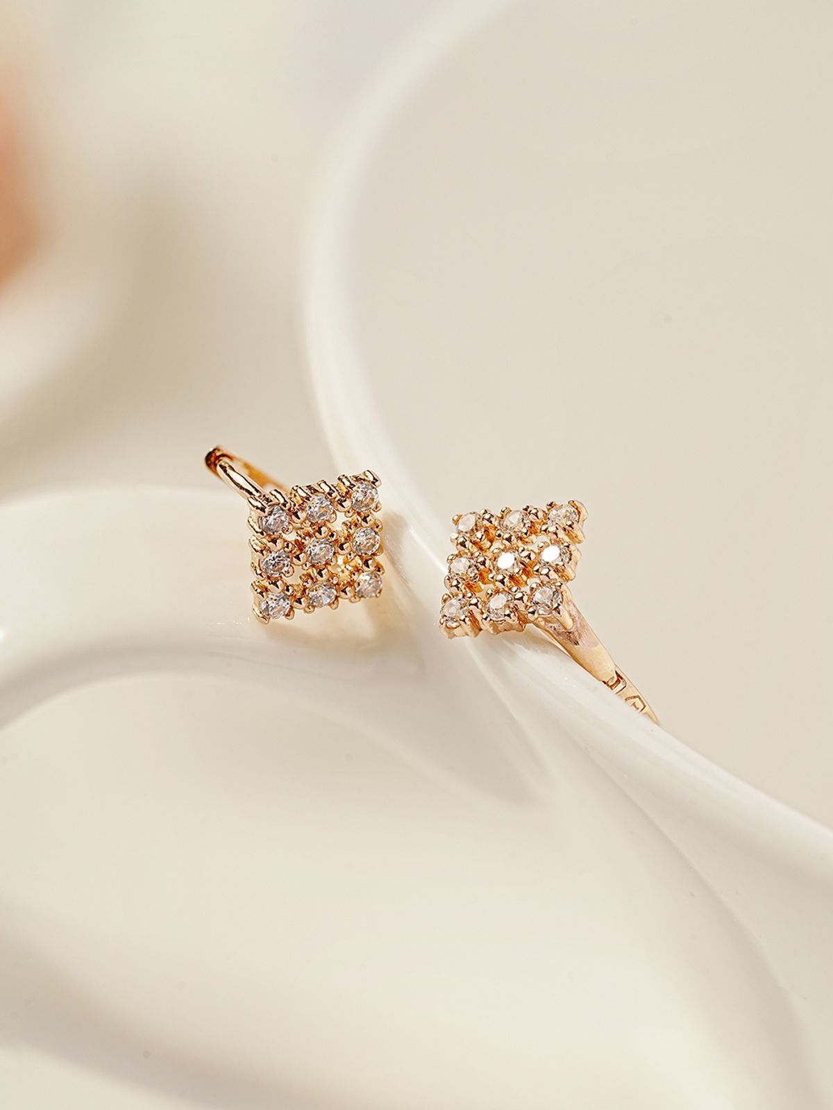 미니멀피어싱(MINIMALPIERCING) 14K 18K 크리스탈 스퀘어 큐빅 원터치 링 귀걸이