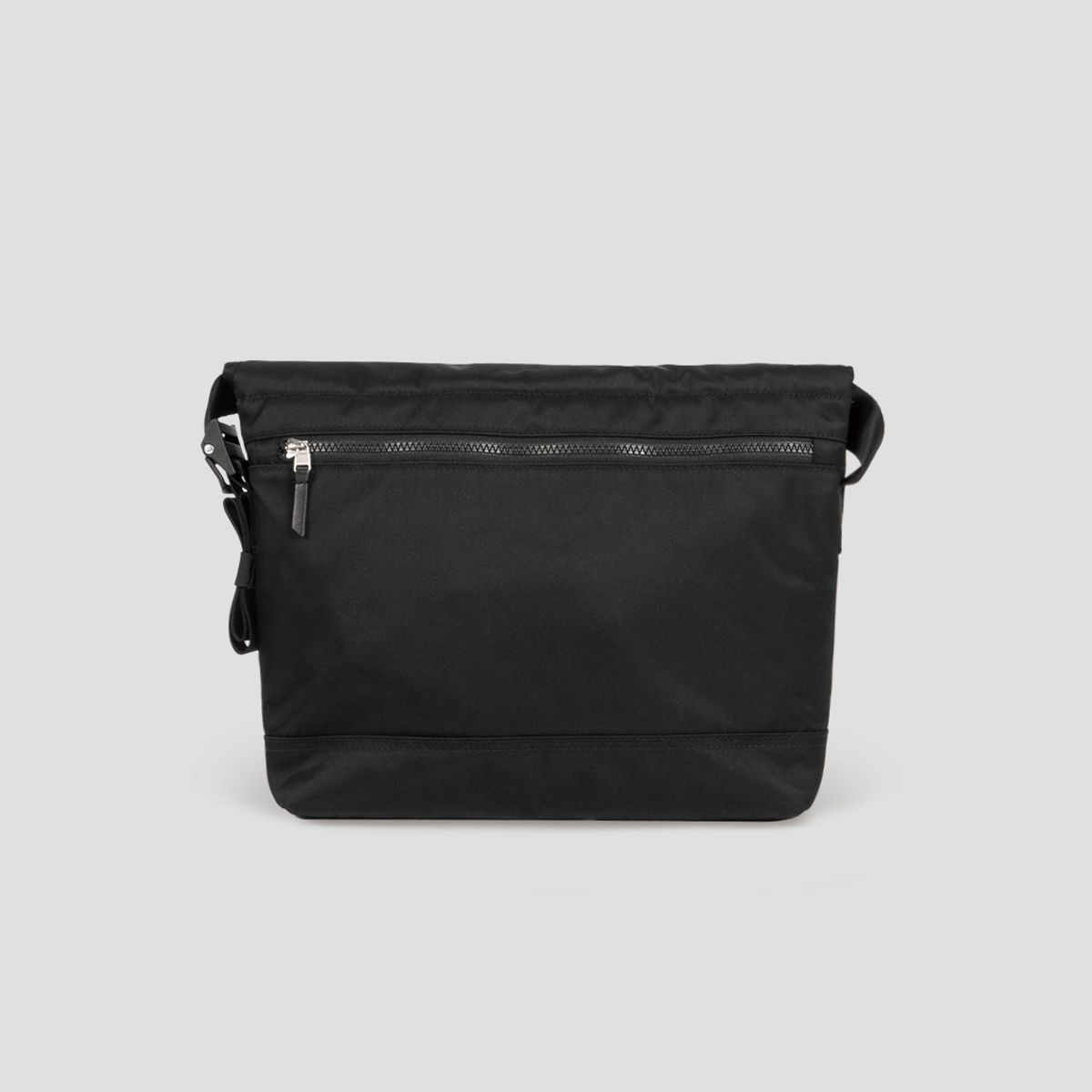 티알브이알(TRVR) Staple Messenger M Black
