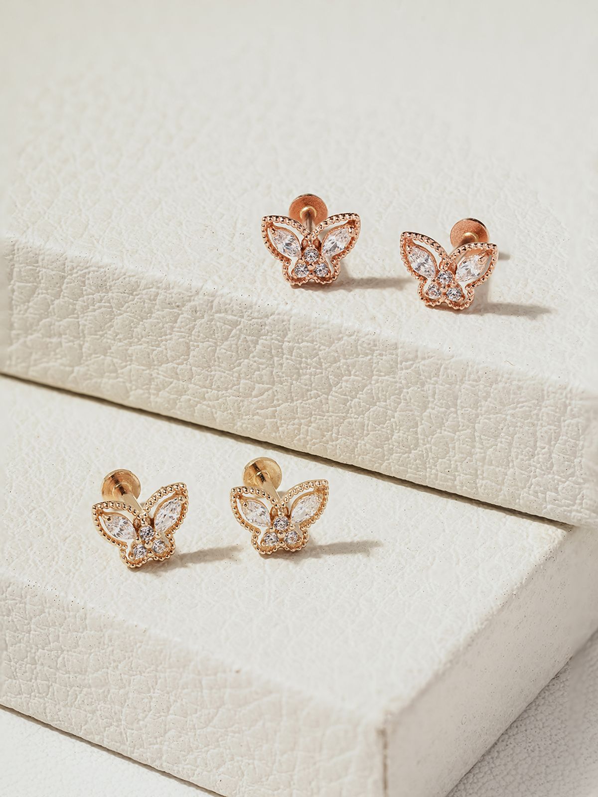 미니멀피어싱(MINIMALPIERCING) 14K 인터널 크리스탈 입체 나비 라블렛 피어싱