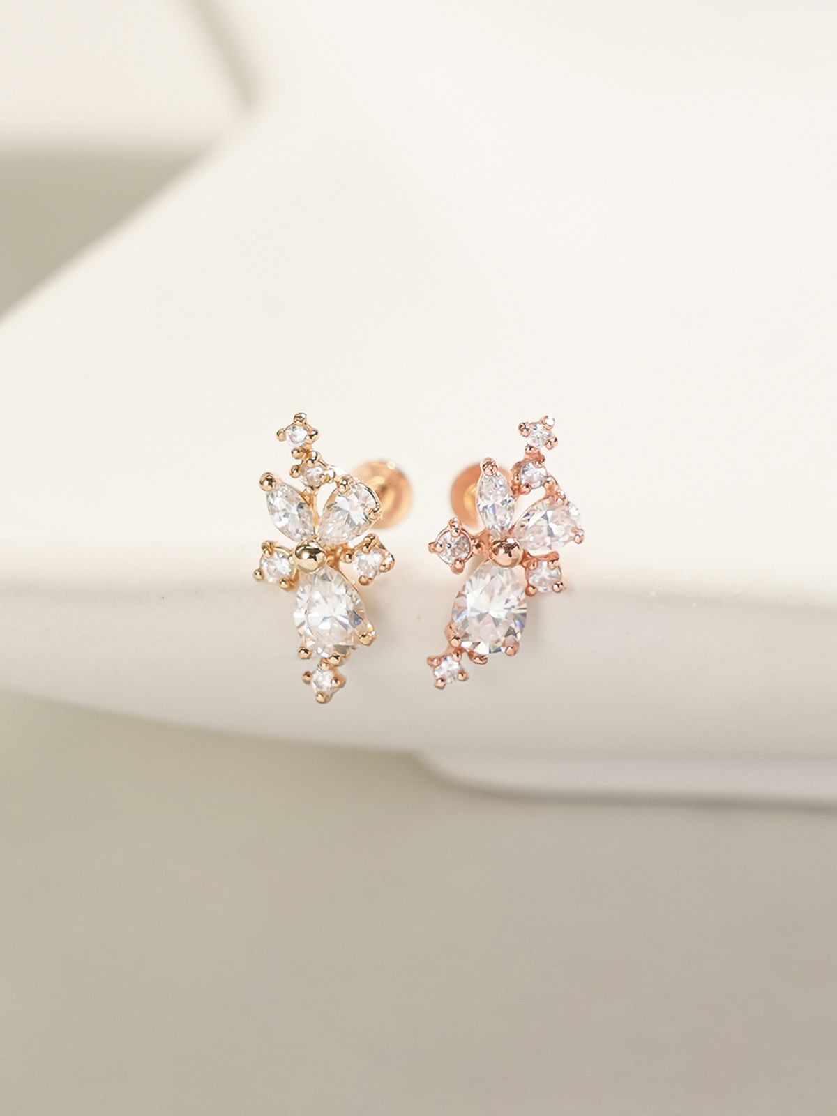 미니멀피어싱(MINIMALPIERCING) 14K 인터널 블링 플로랄 큐빅 라블렛 피어싱