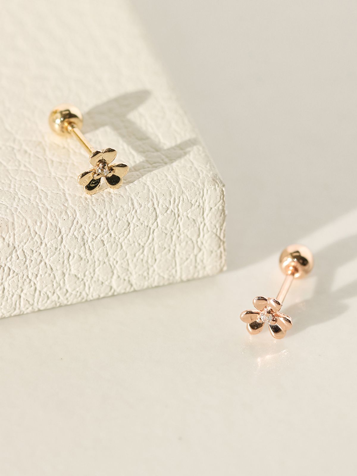 미니멀피어싱(MINIMALPIERCING) 14K 미니 세잎클로버 피어싱 귀걸이