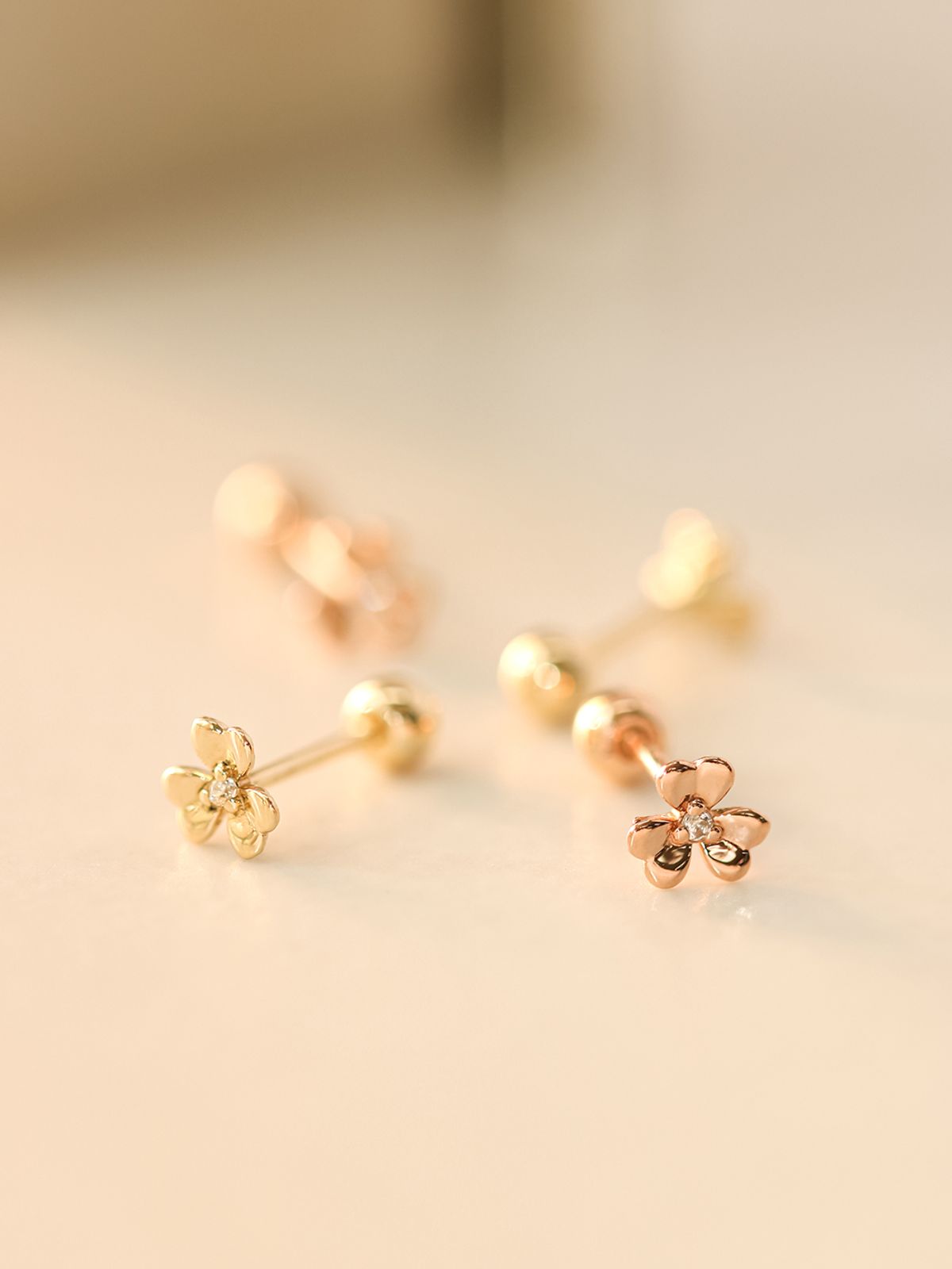 미니멀피어싱(MINIMALPIERCING) 14K 미니 세잎클로버 피어싱 귀걸이