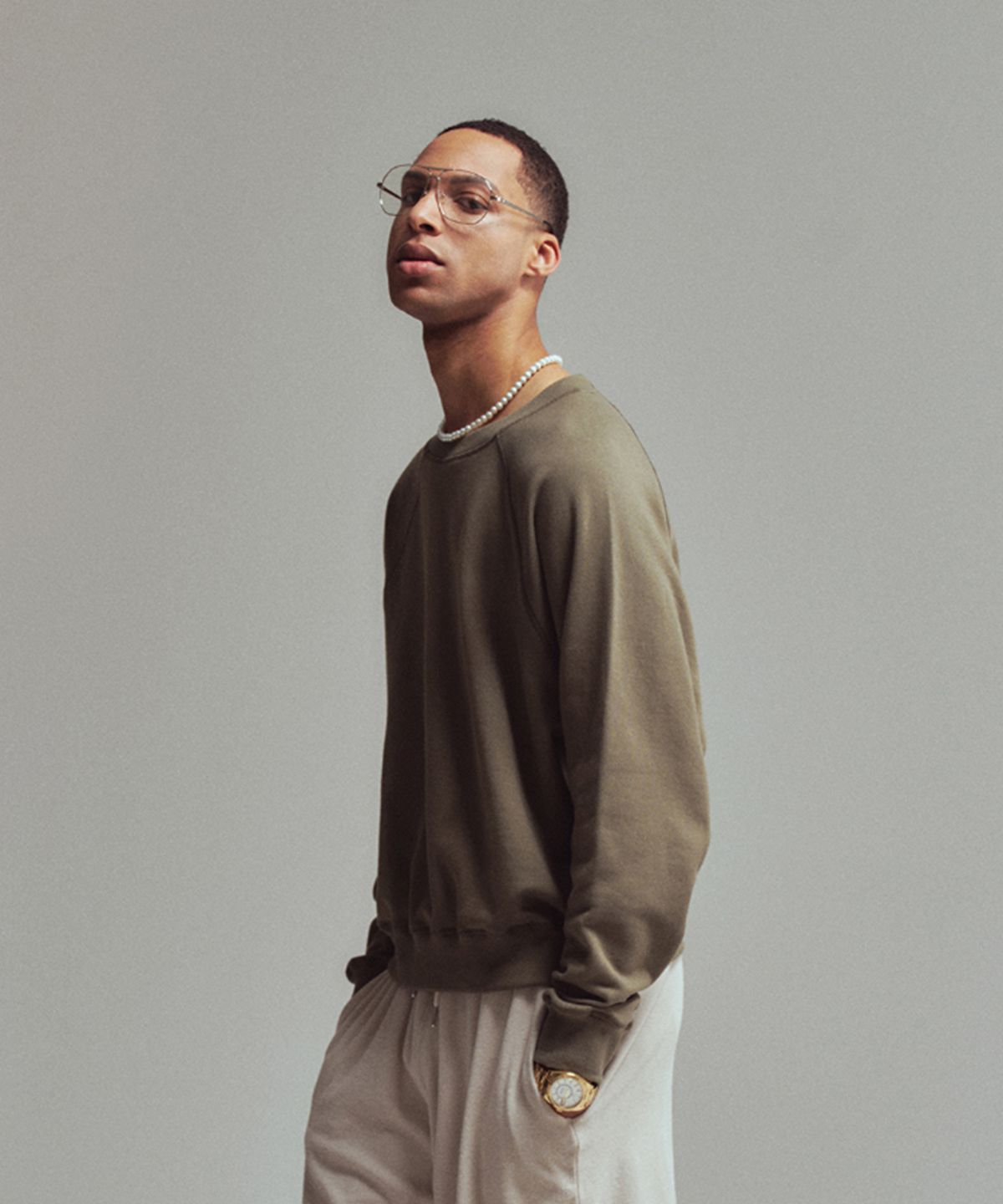 에르에르(ERER) [UN] Basic sweatshirt Khaki