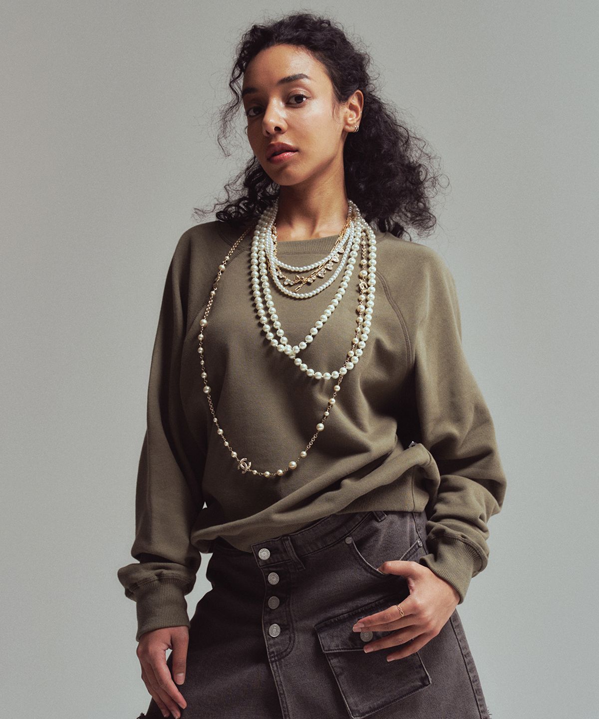 에르에르(ERER) [UN] Basic sweatshirt Khaki